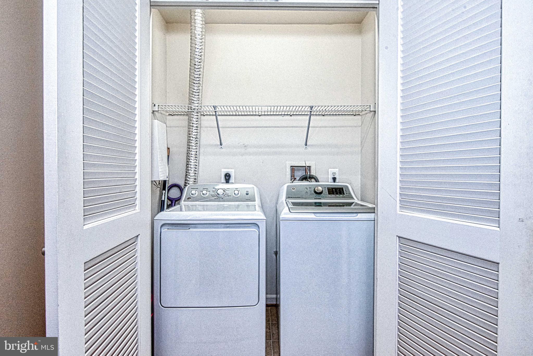 THE COMMONS ON WILLIAM SQUARE - Residential