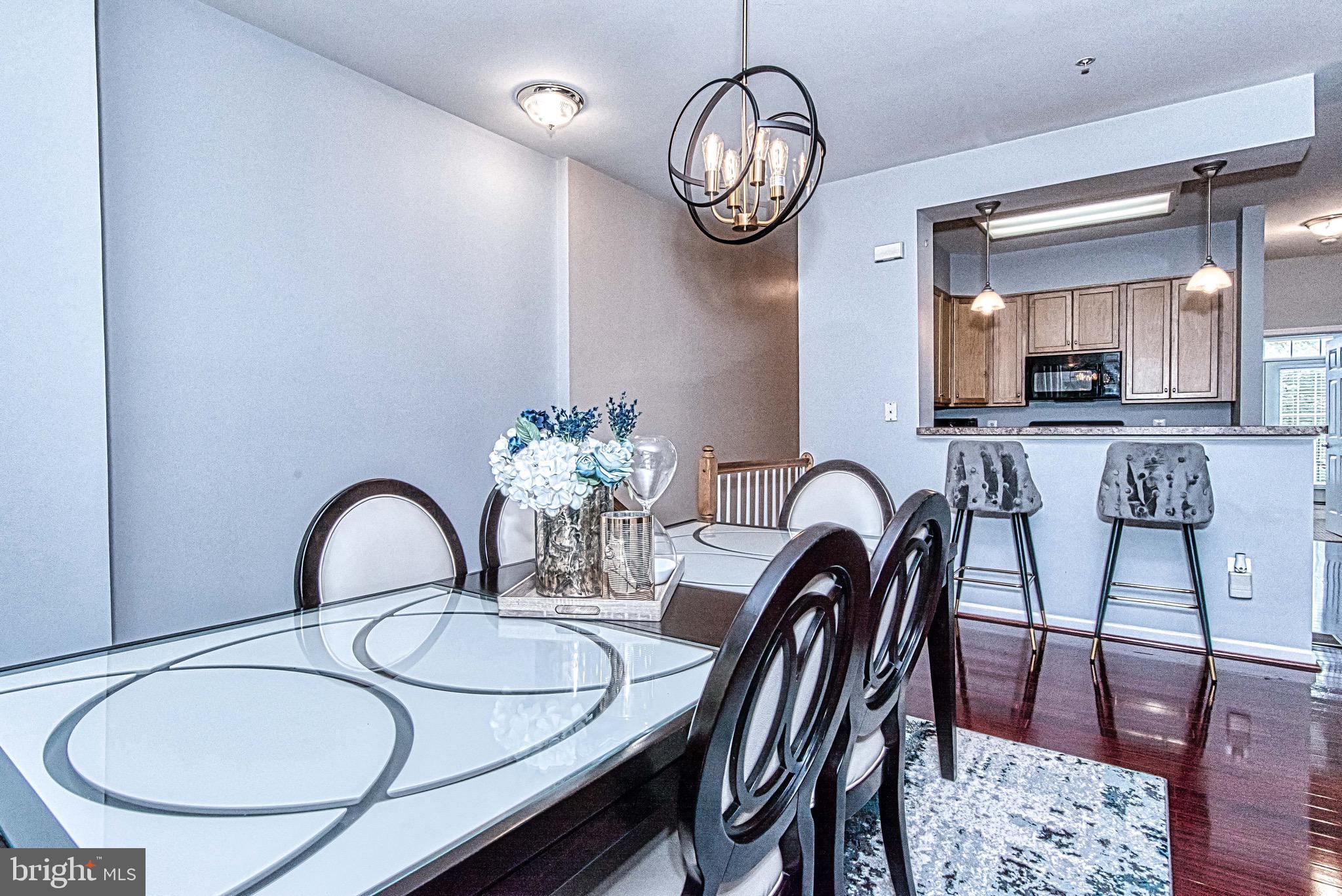 THE COMMONS ON WILLIAM SQUARE - Residential