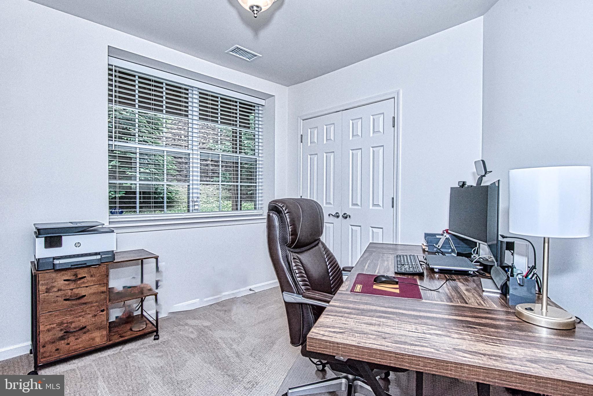 THE COMMONS ON WILLIAM SQUARE - Residential