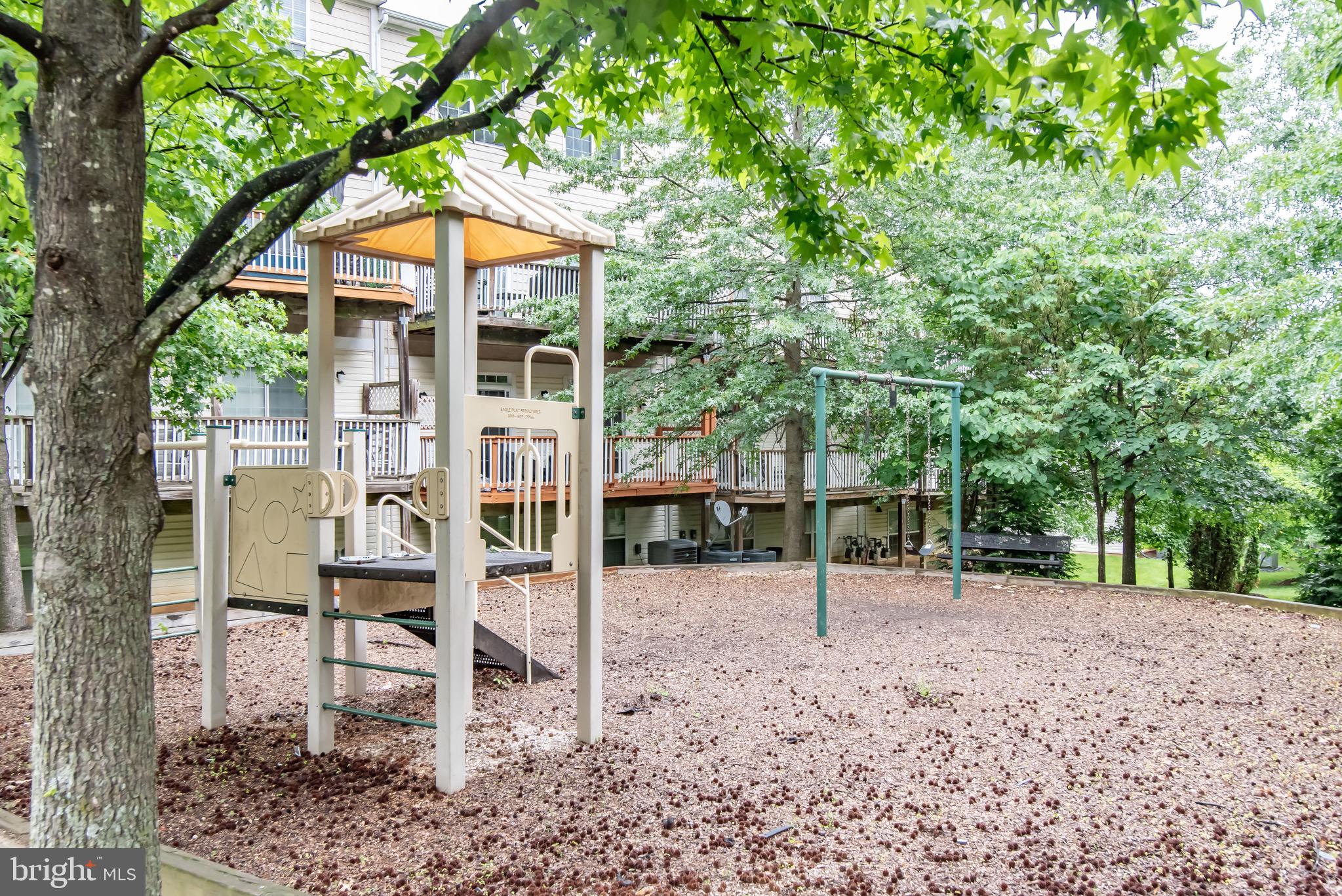 THE COMMONS ON WILLIAM SQUARE - Residential