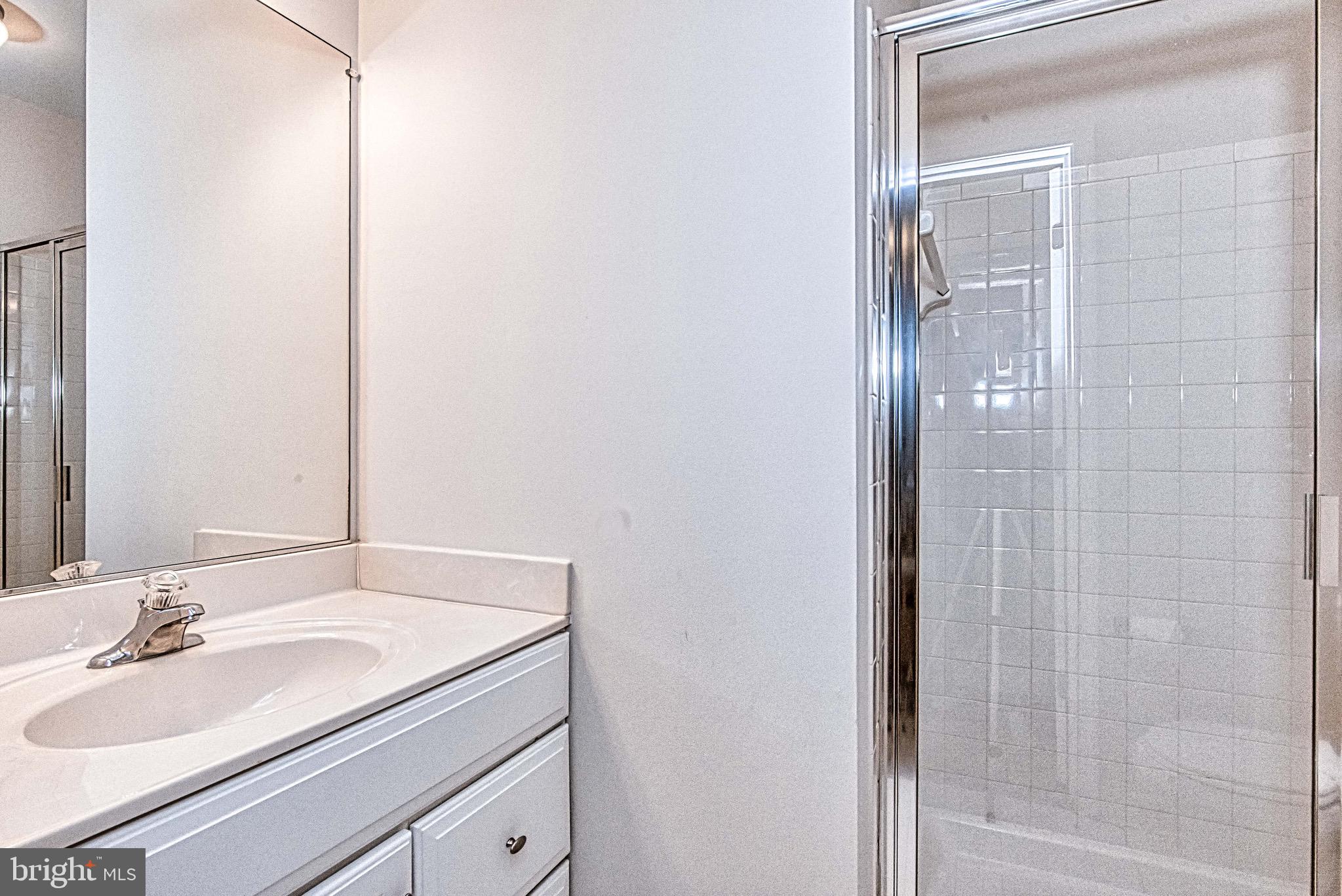 THE COMMONS ON WILLIAM SQUARE - Residential