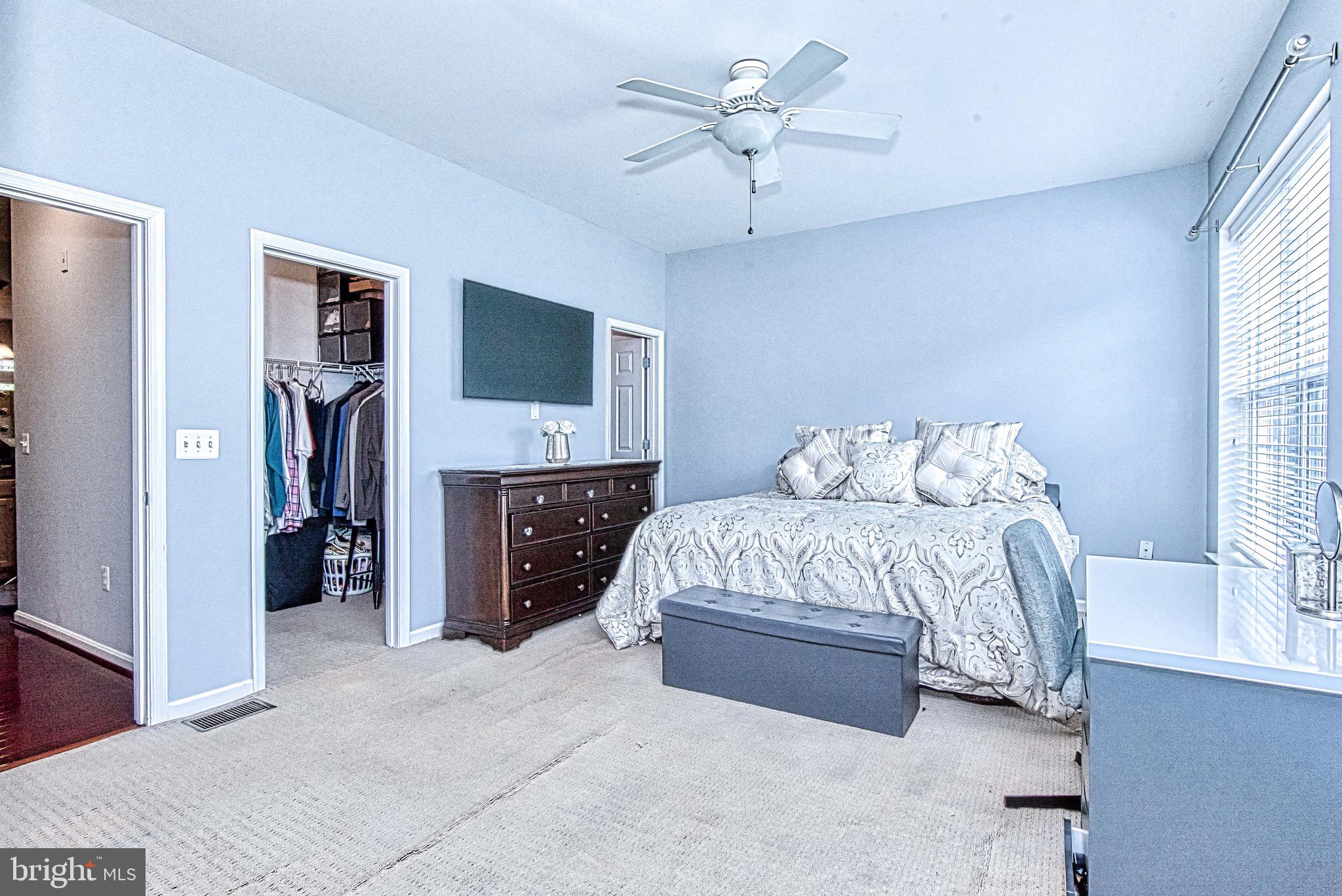 THE COMMONS ON WILLIAM SQUARE - Residential