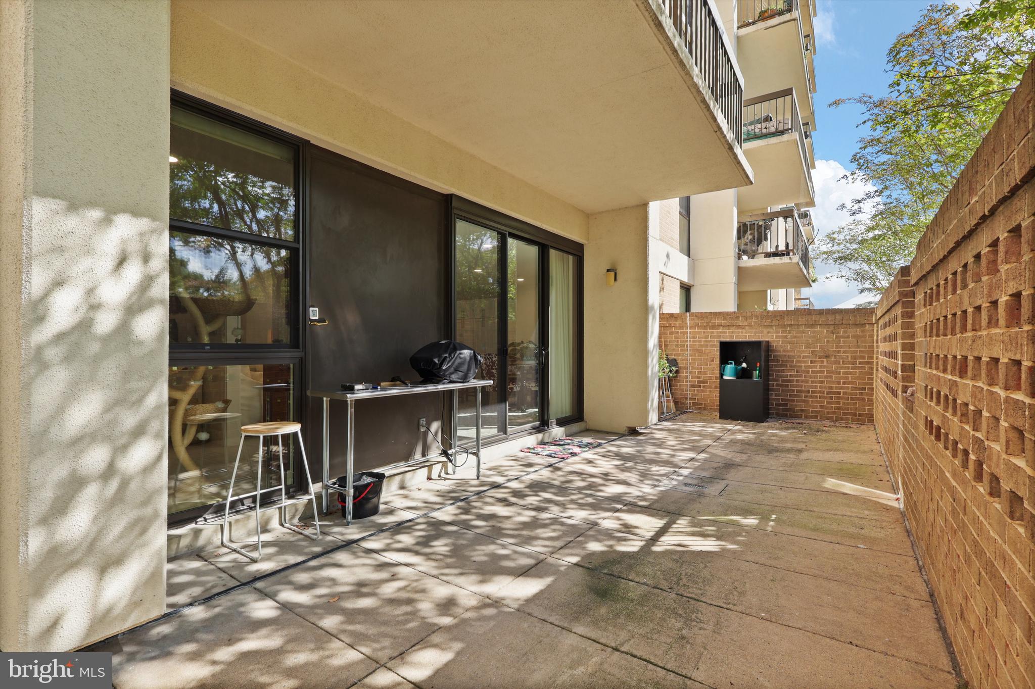 BARKLEY CONDO - Residential