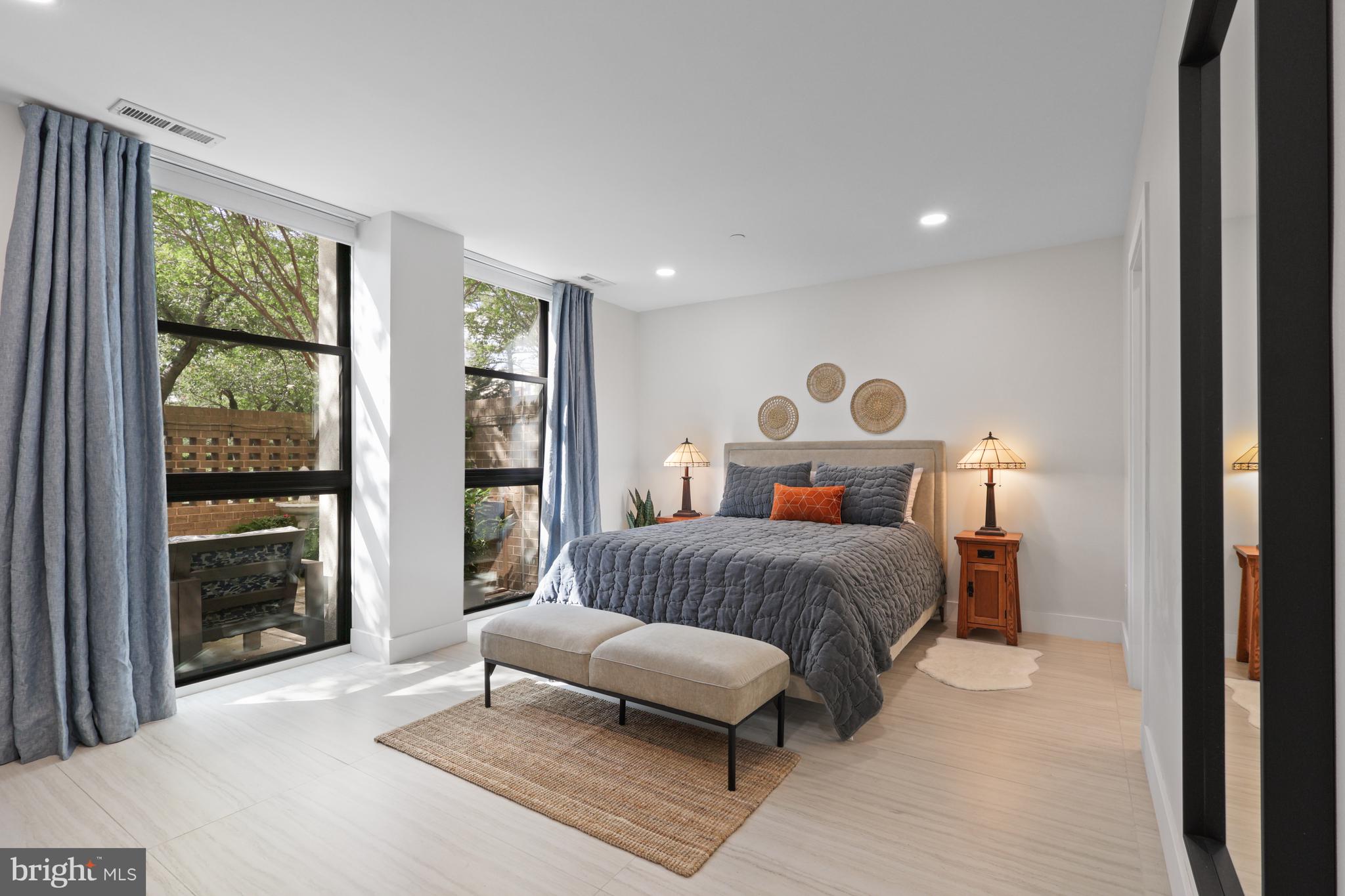 BARKLEY CONDO - Residential