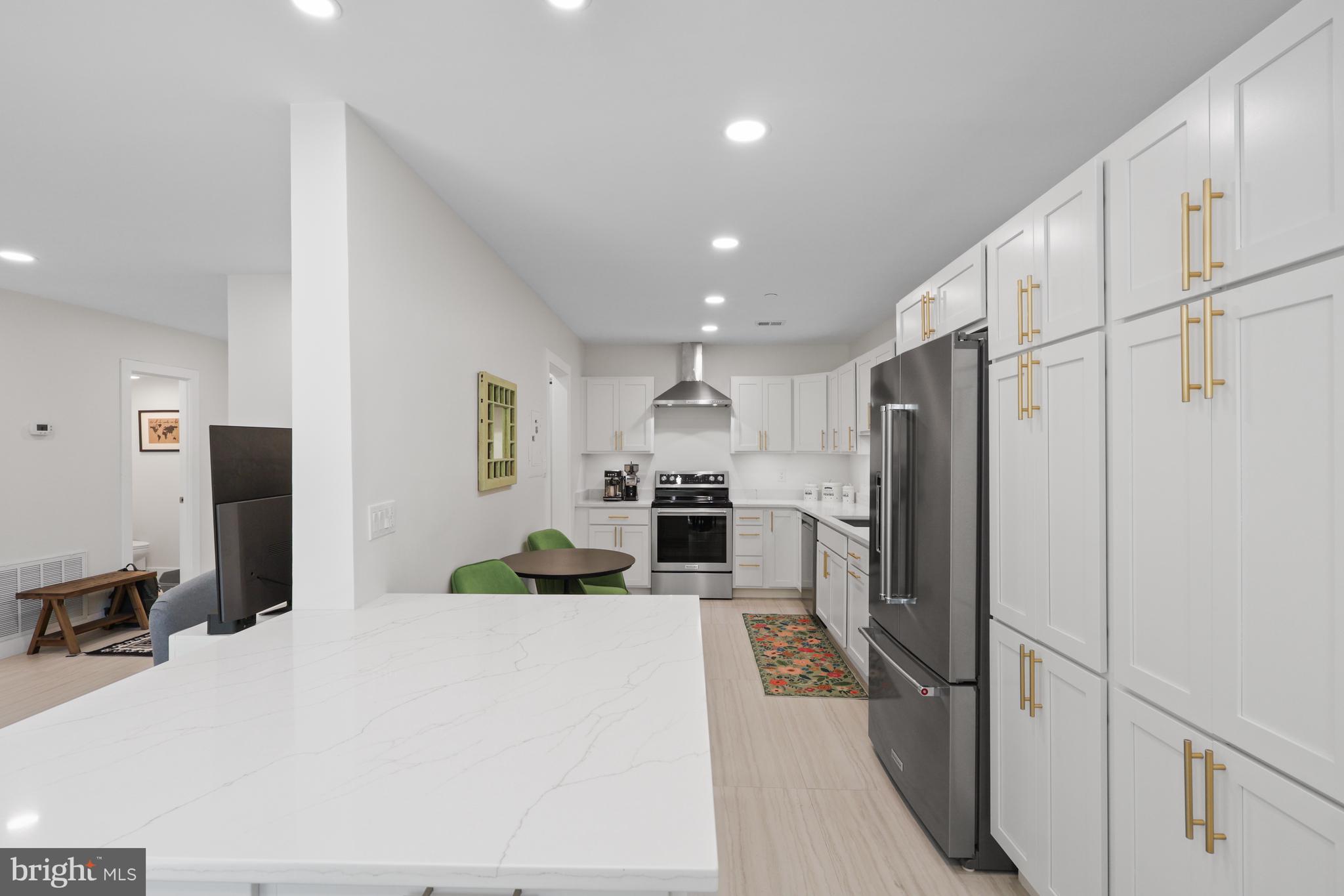 BARKLEY CONDO - Residential