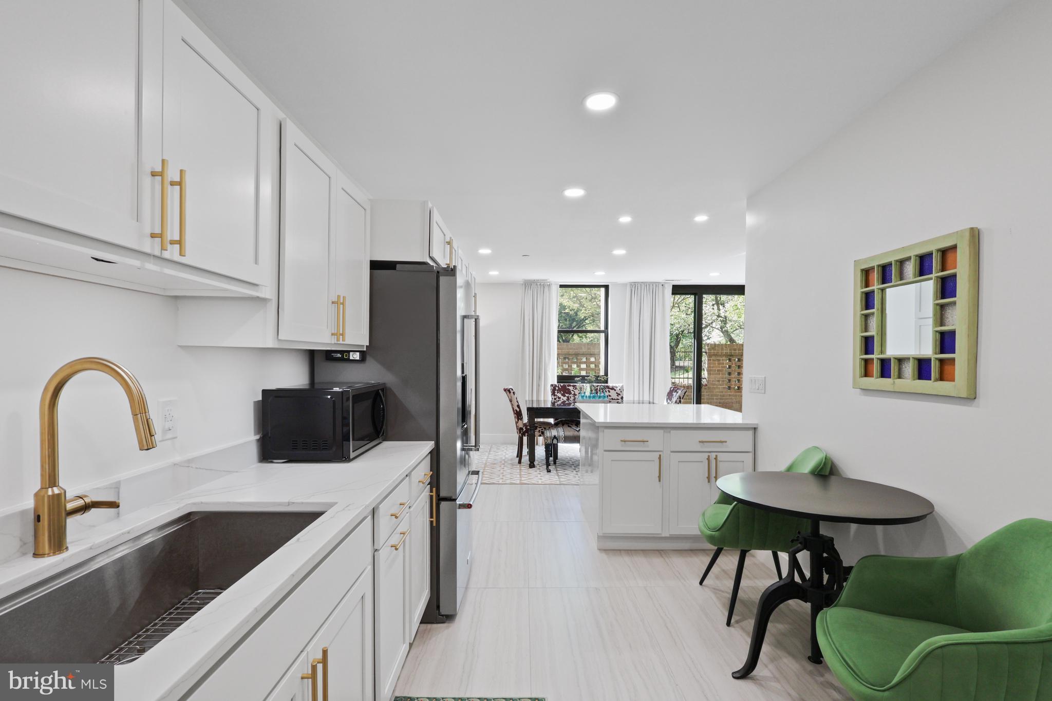 BARKLEY CONDO - Residential