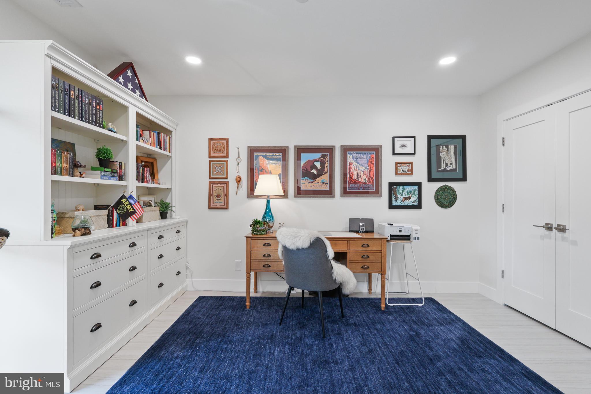 BARKLEY CONDO - Residential