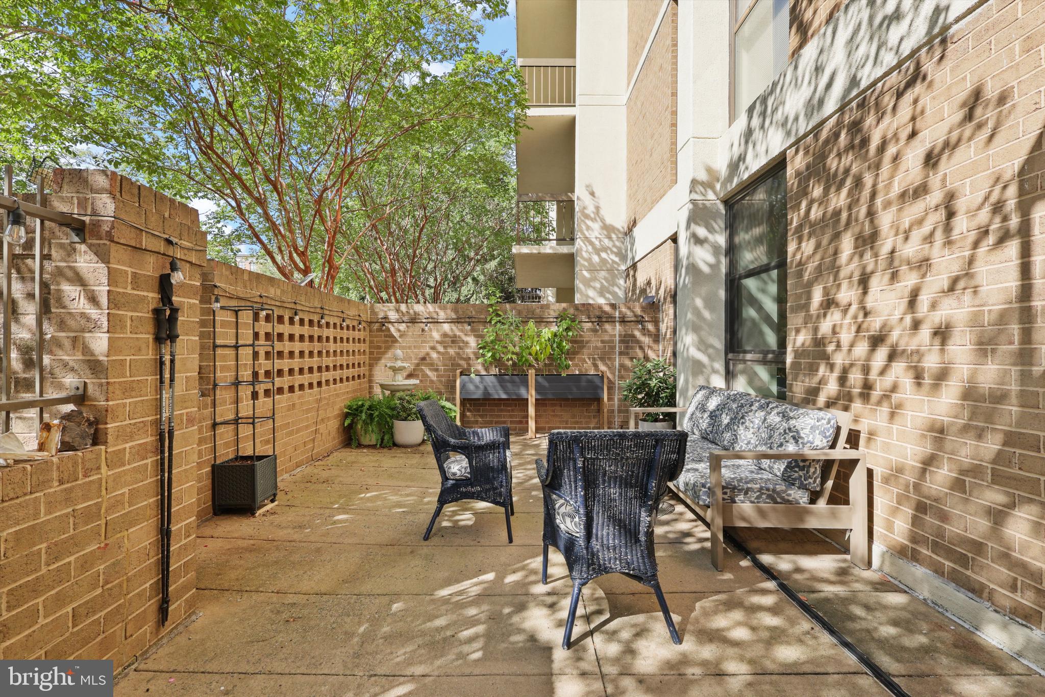 BARKLEY CONDO - Residential