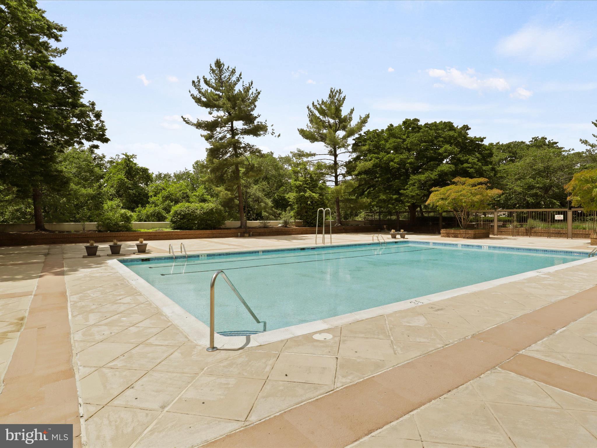 BARKLEY CONDO - Residential