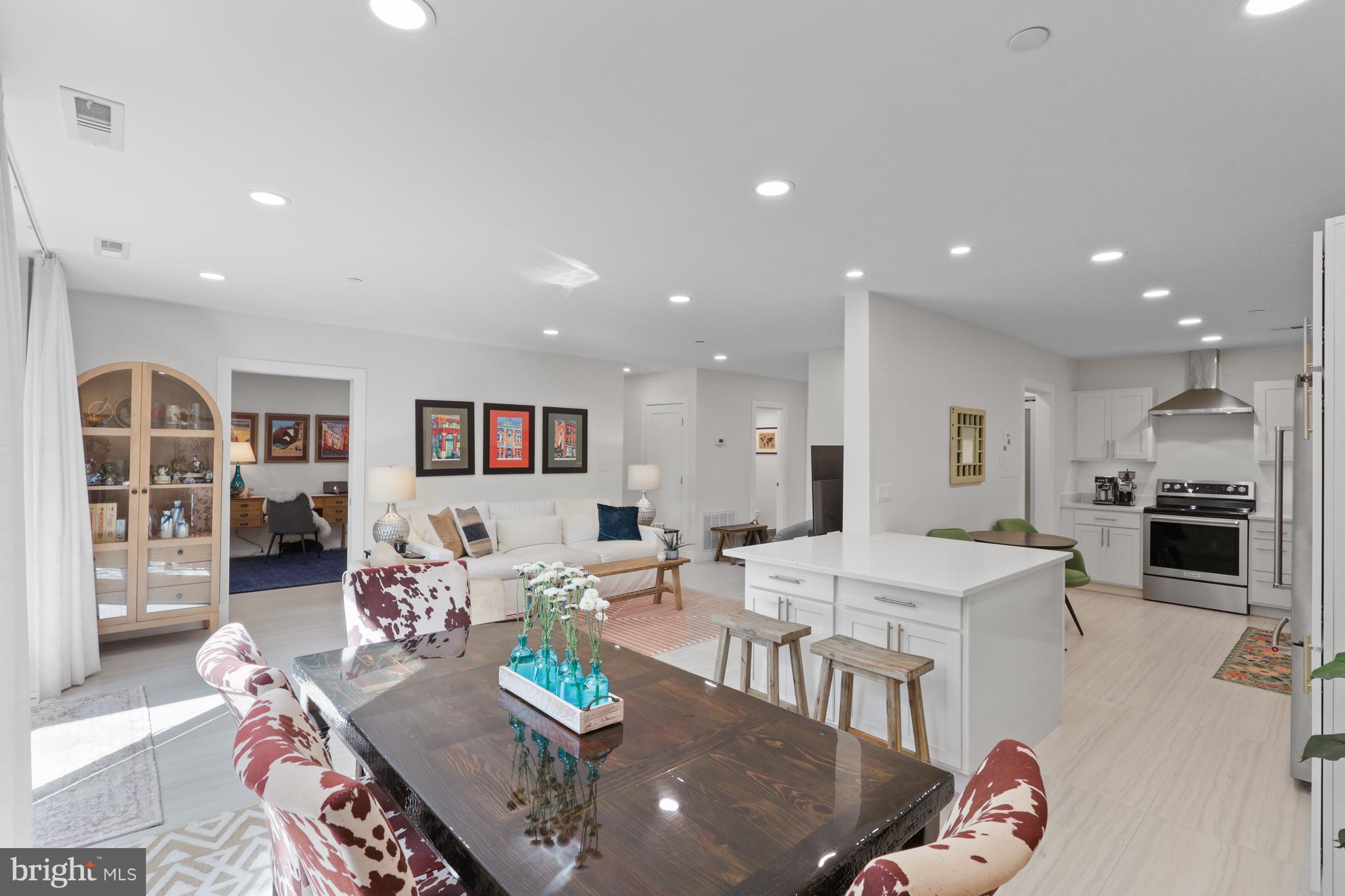 BARKLEY CONDO - Residential