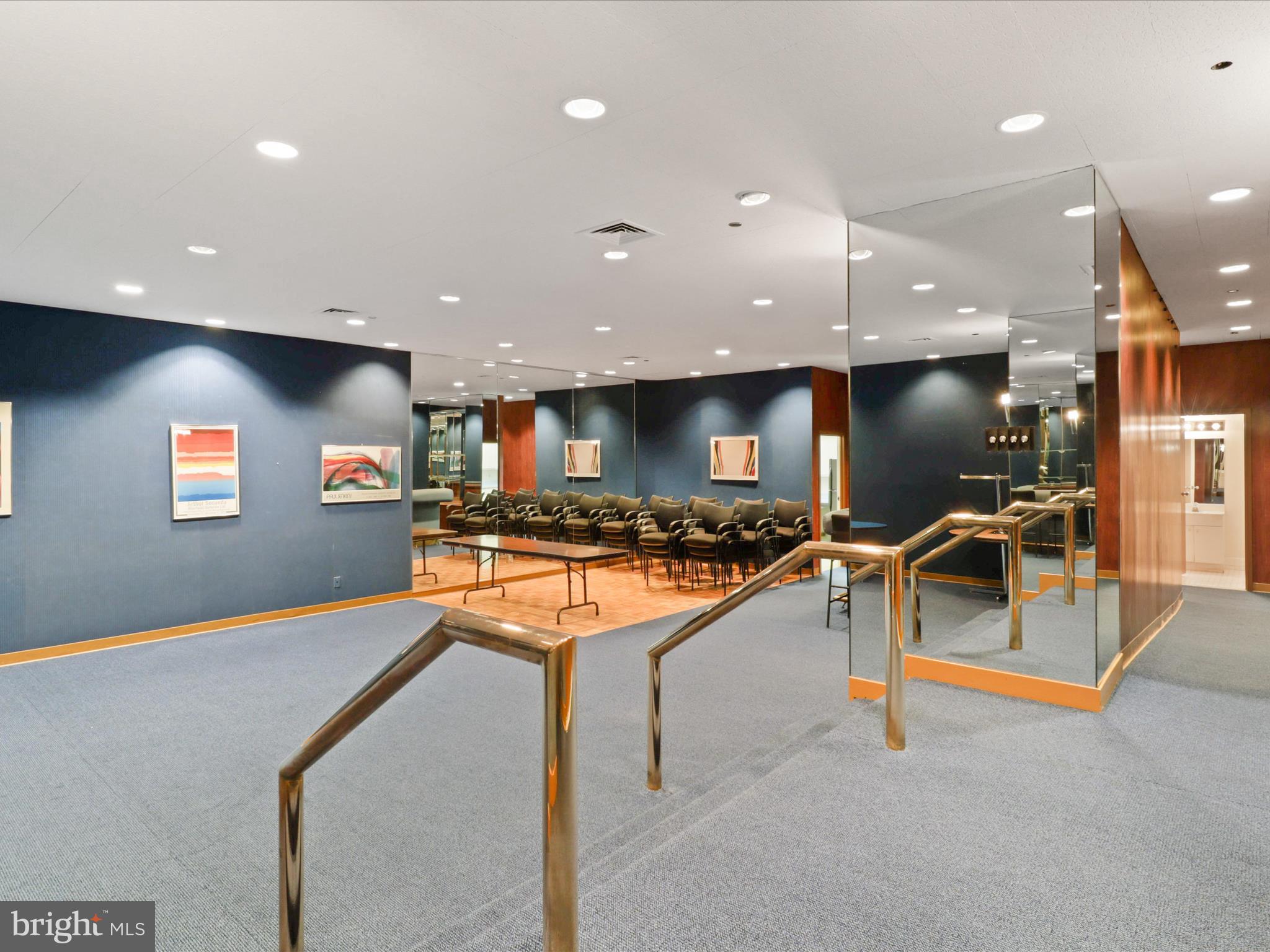 BARKLEY CONDO - Residential