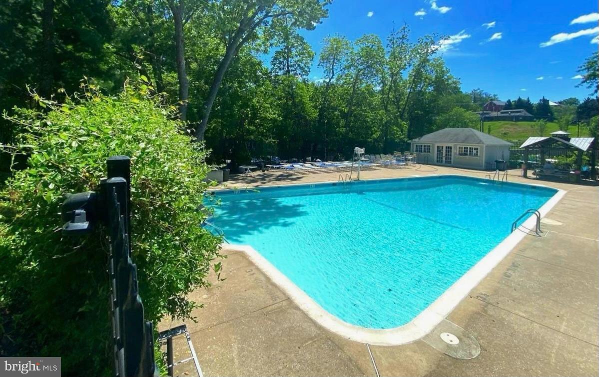 TAFT TOWERS - Residential Lease