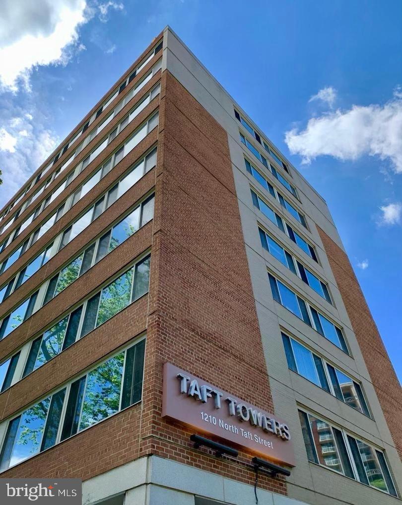 1210 N TAFT STREET 307