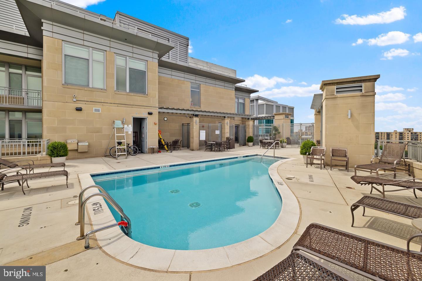 ONE PARK CREST CONDOMINIUM - Residential Lease