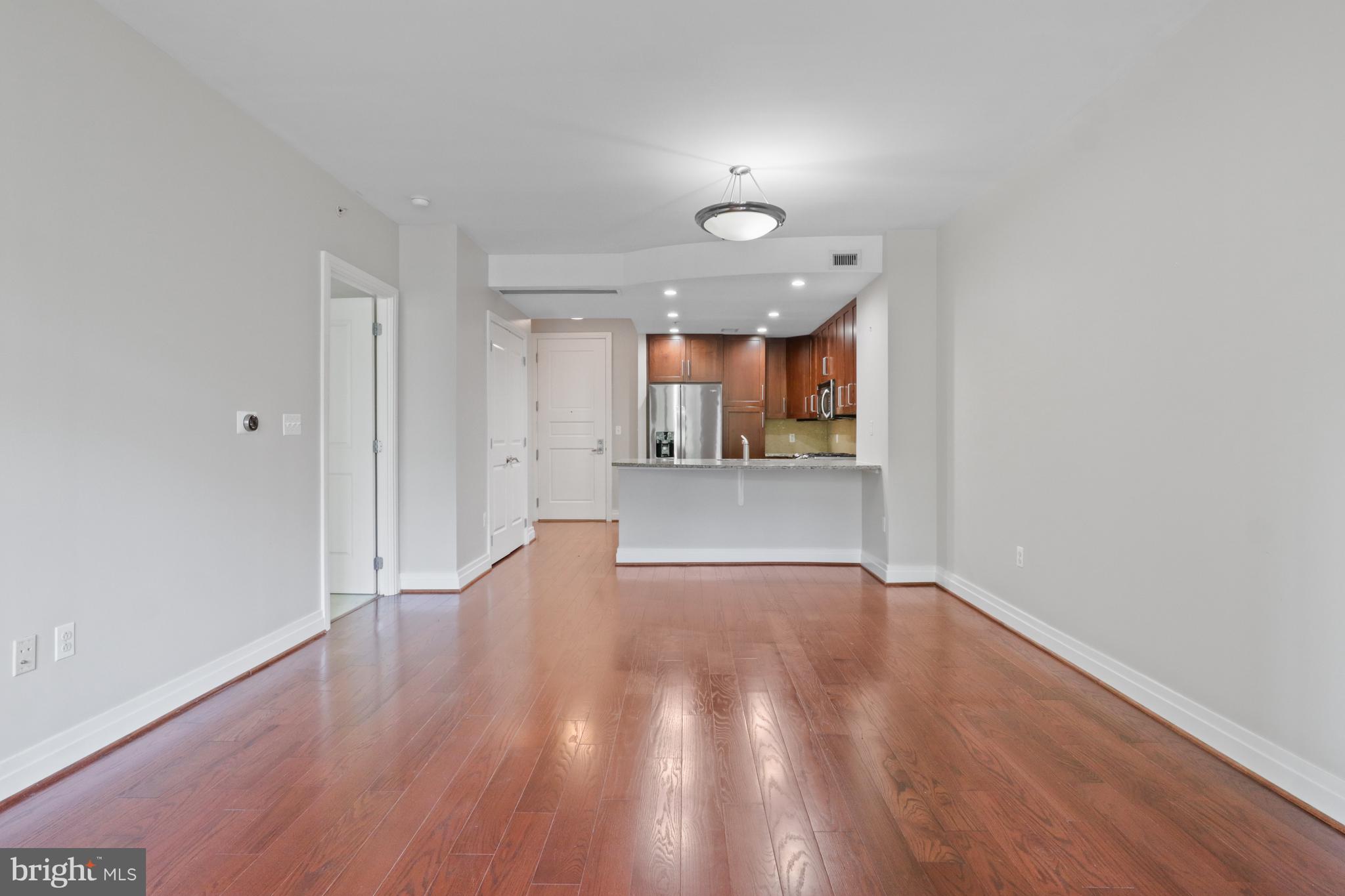 ONE PARK CREST CONDOMINIUM - Residential Lease