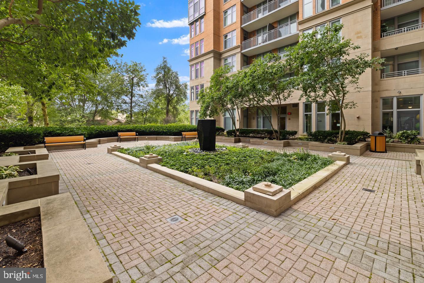 ONE PARK CREST CONDOMINIUM - Residential Lease