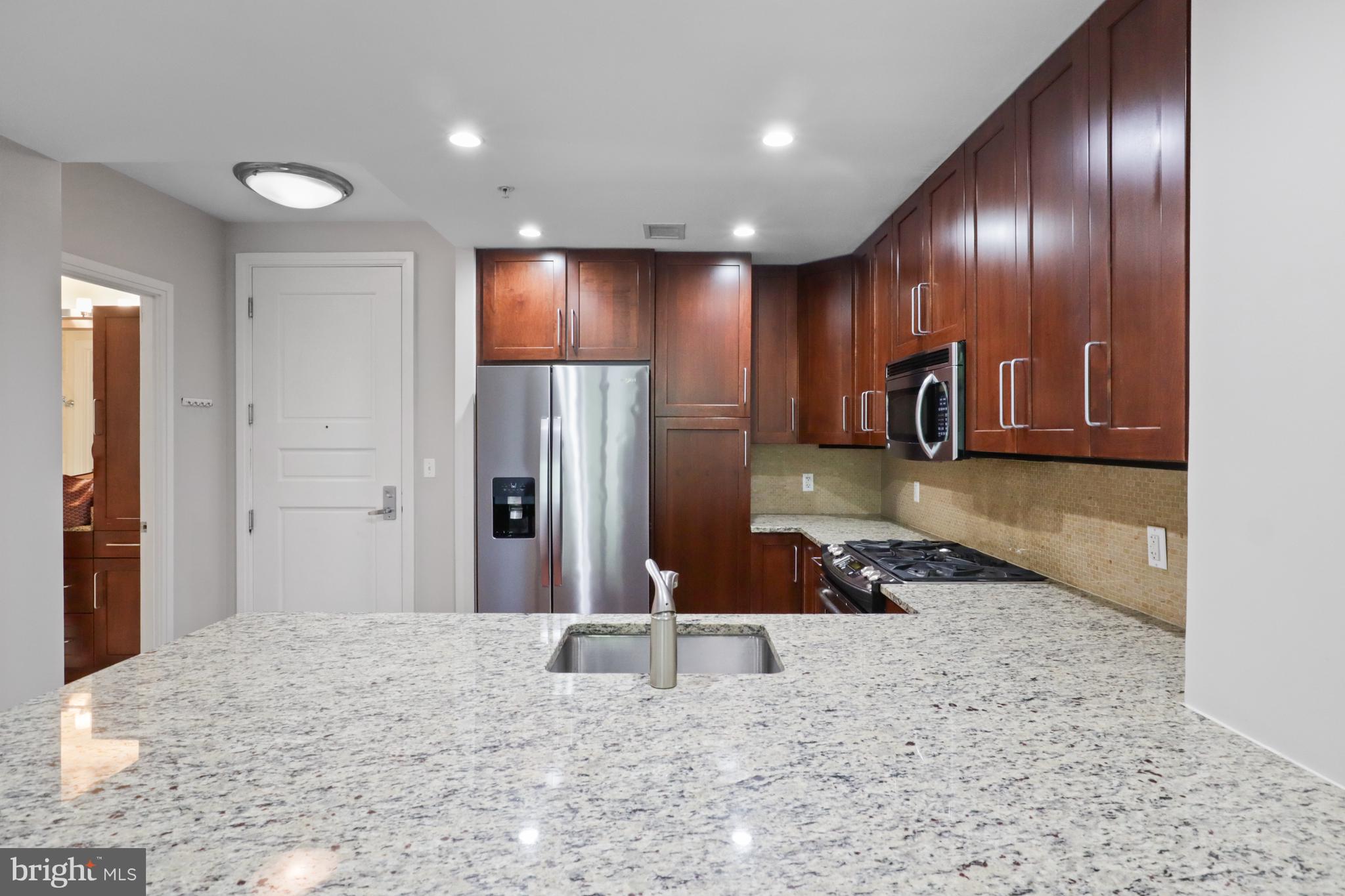 ONE PARK CREST CONDOMINIUM - Residential Lease