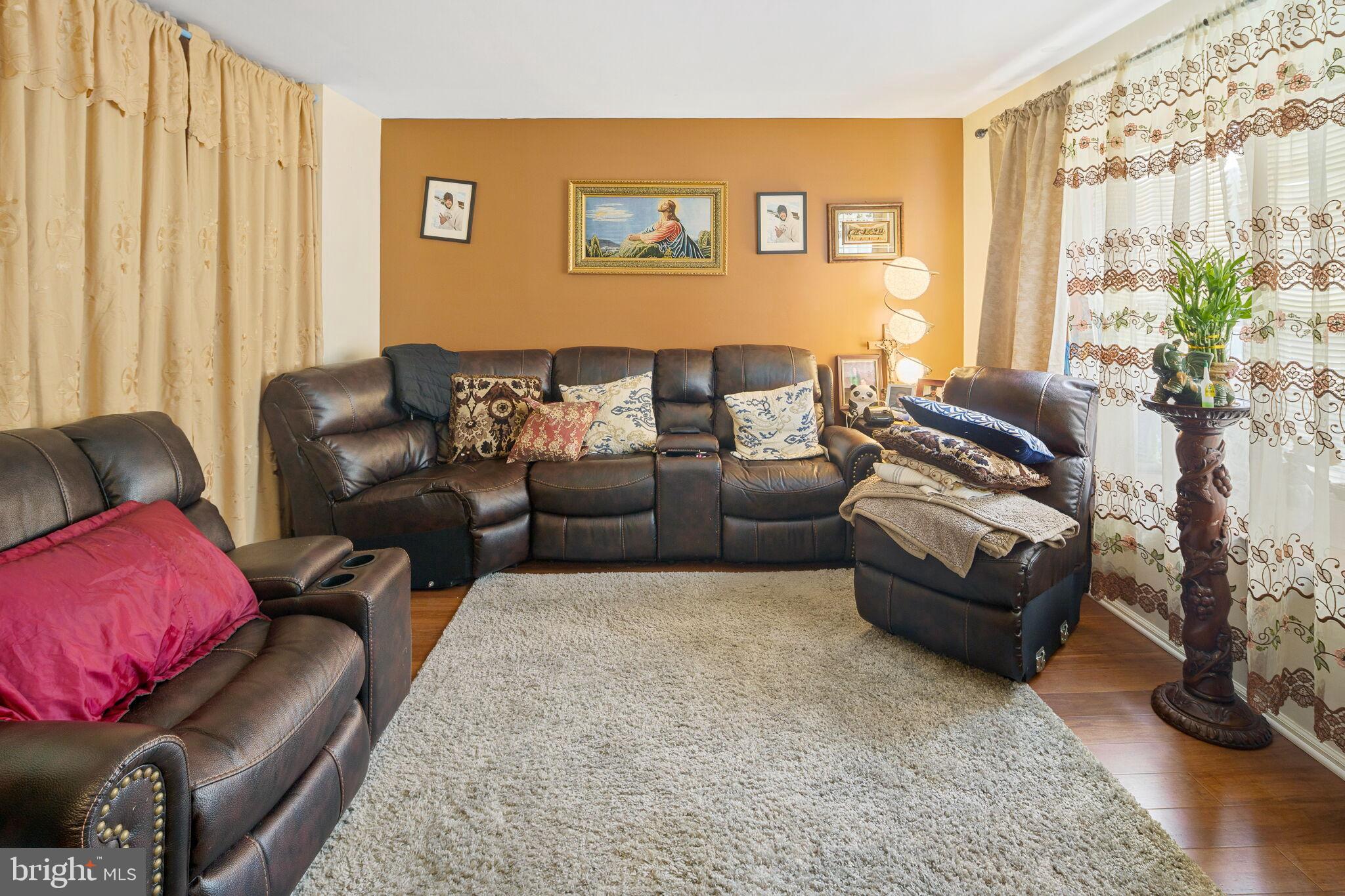 216 MARTINS WAY