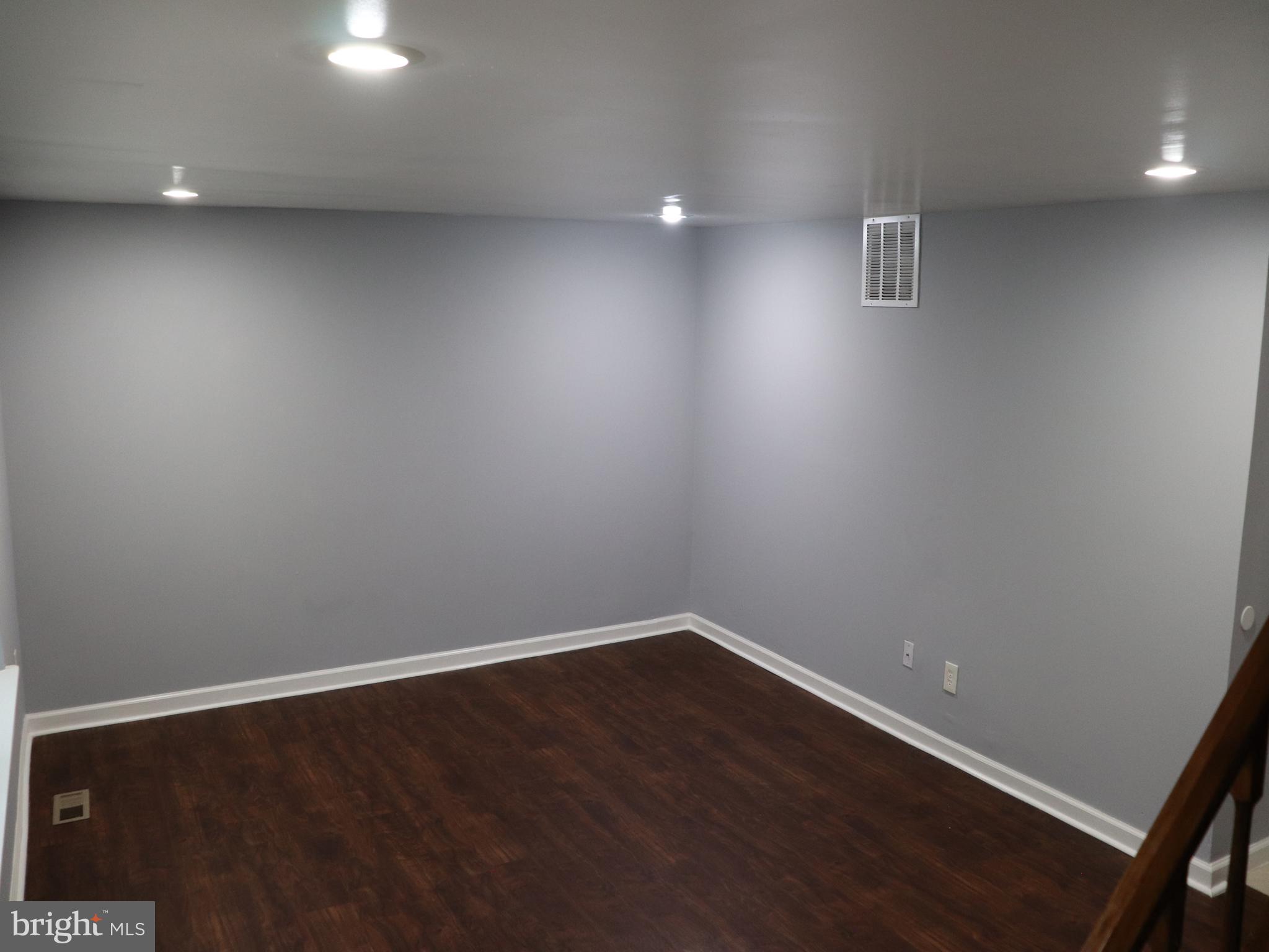 NEWINGTON FOREST - Residential