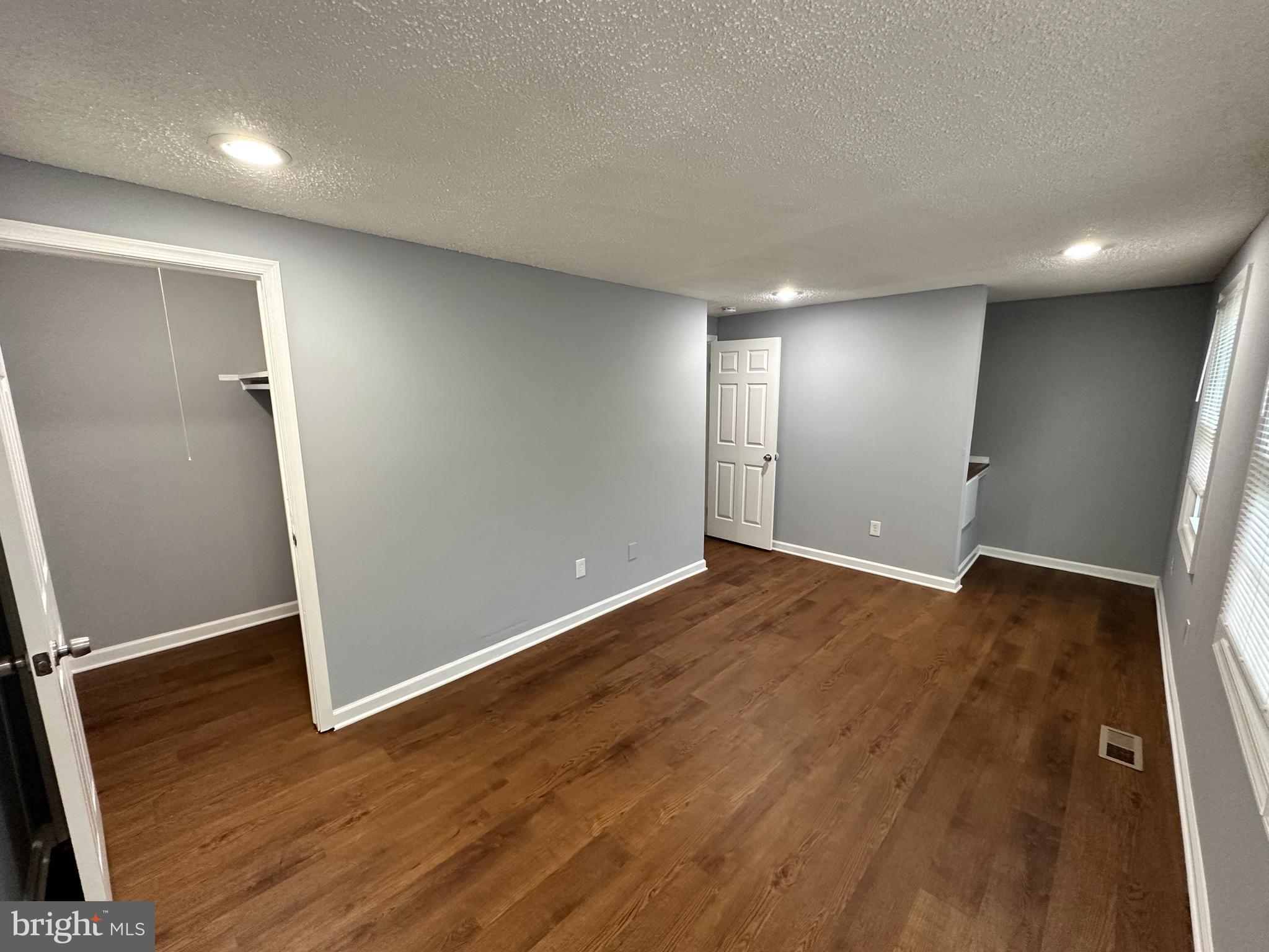 NEWINGTON FOREST - Residential