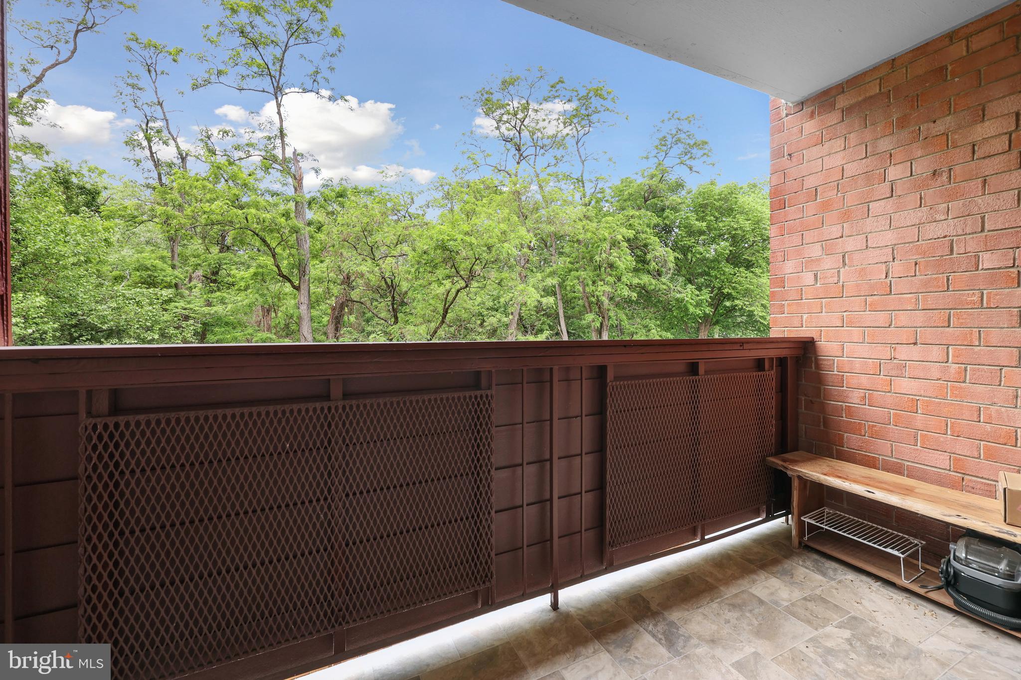 GEORGE MASON VILLAGE - Residential