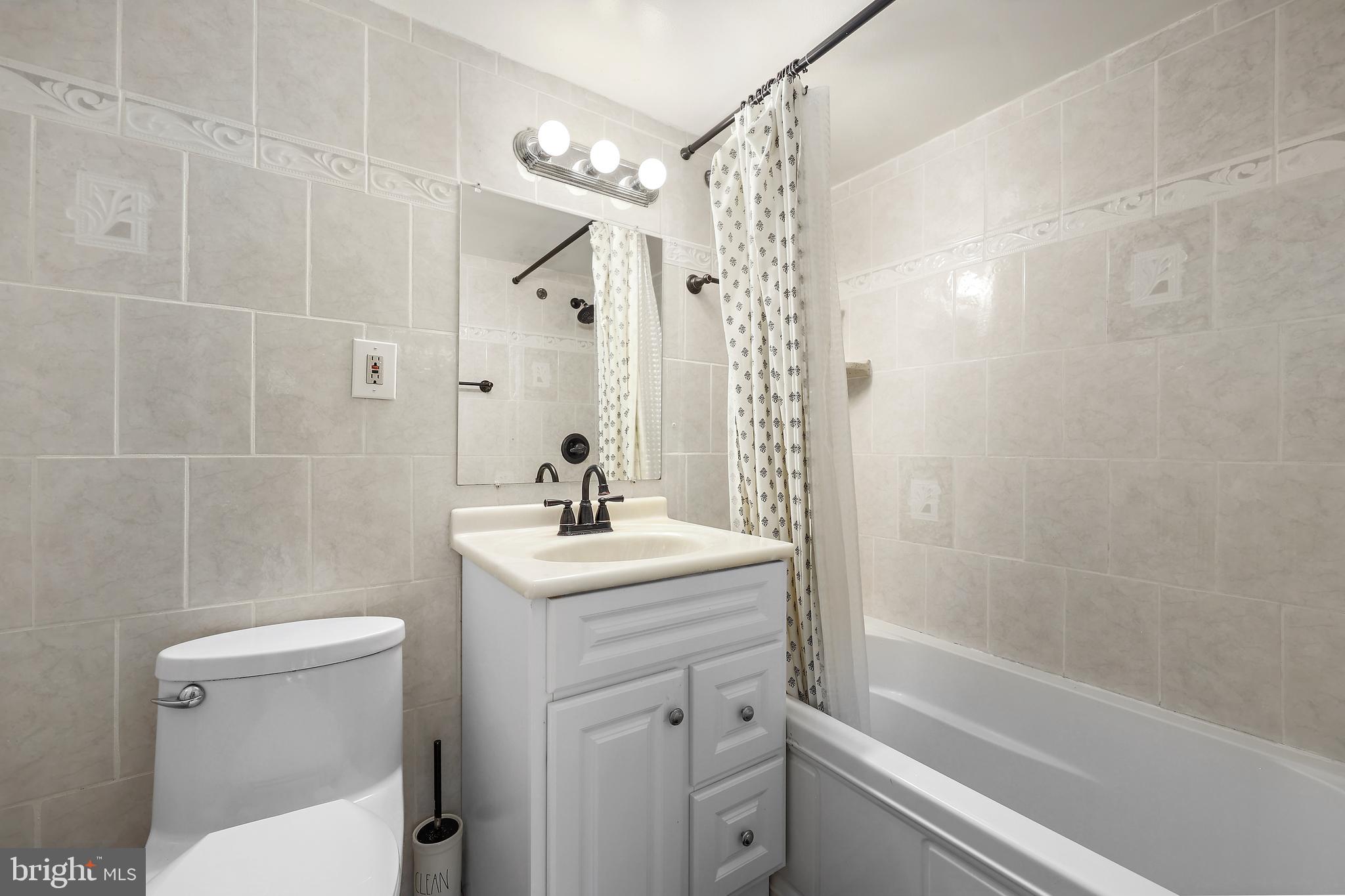 GEORGE MASON VILLAGE - Residential