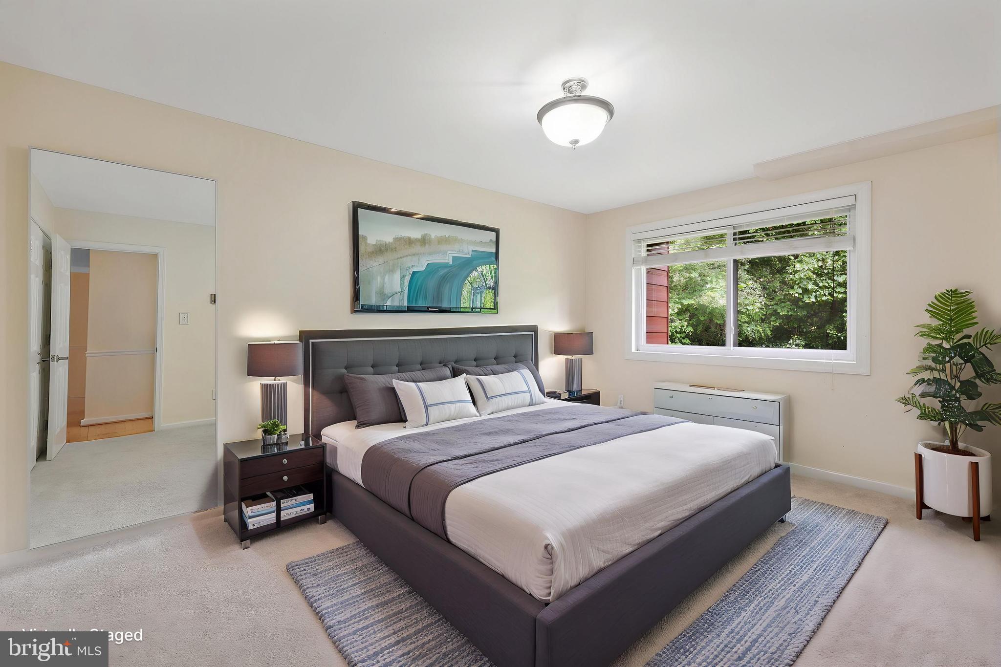 GEORGE MASON VILLAGE - Residential