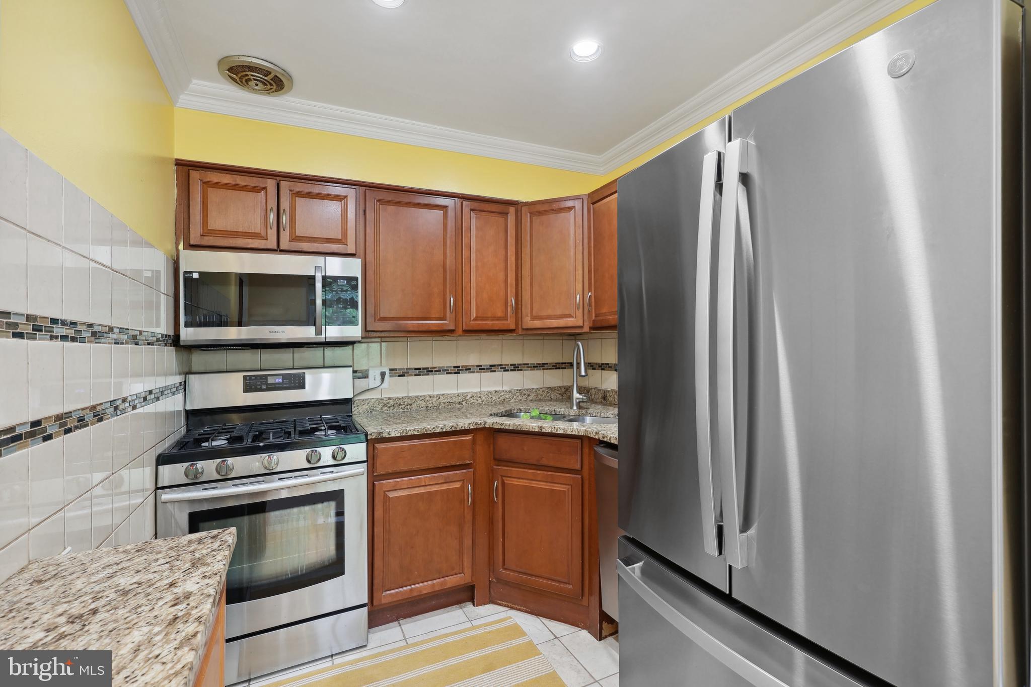 GEORGE MASON VILLAGE - Residential