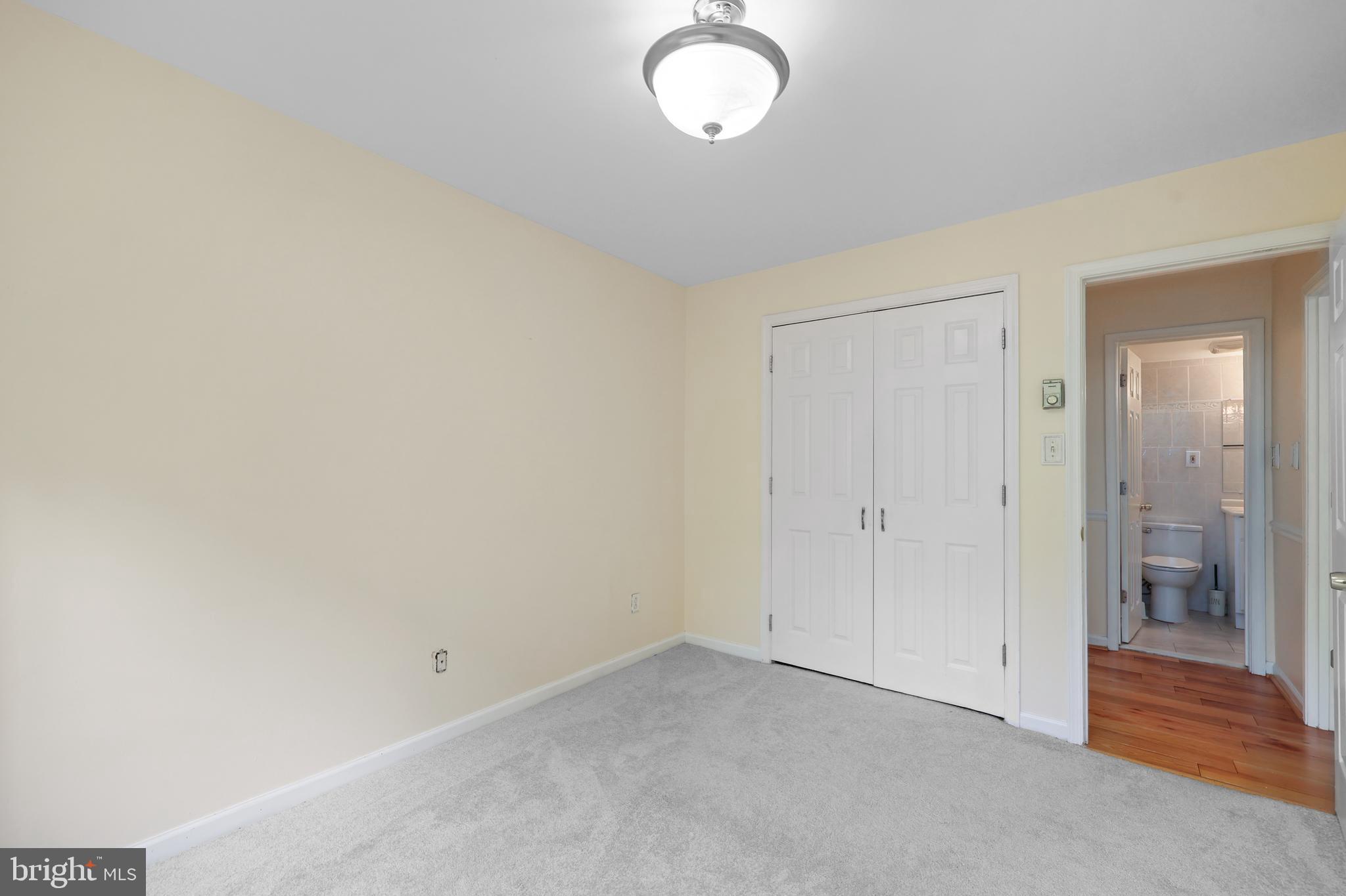 GEORGE MASON VILLAGE - Residential