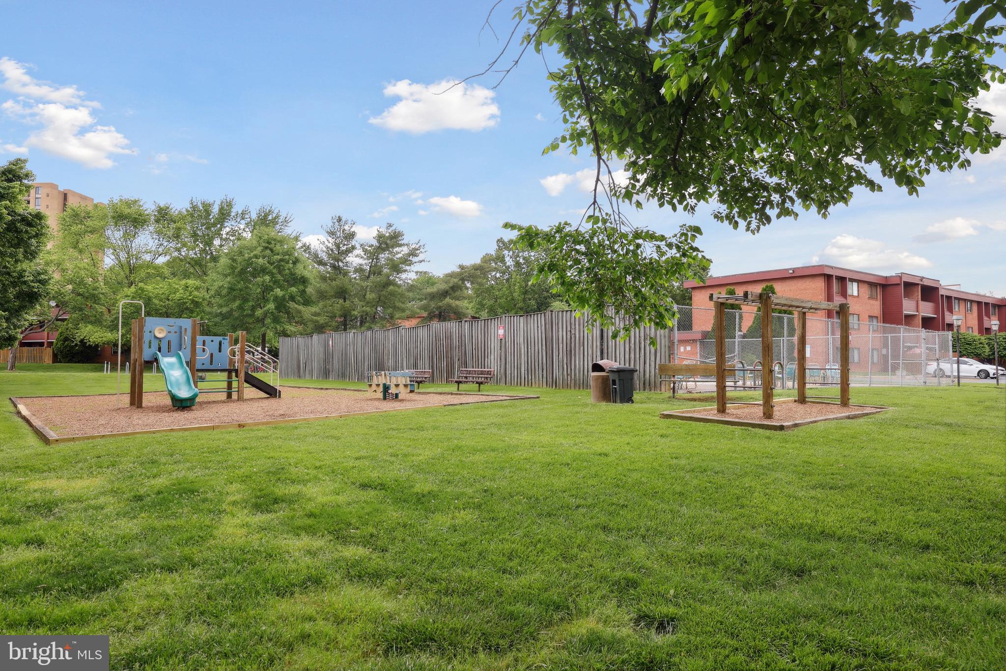 GEORGE MASON VILLAGE - Residential