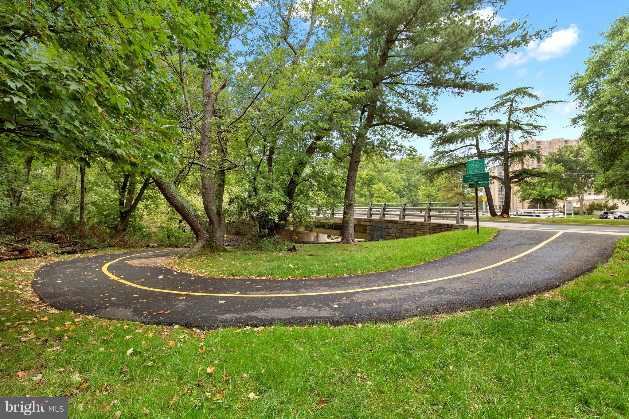 GEORGE MASON VILLAGE - Residential