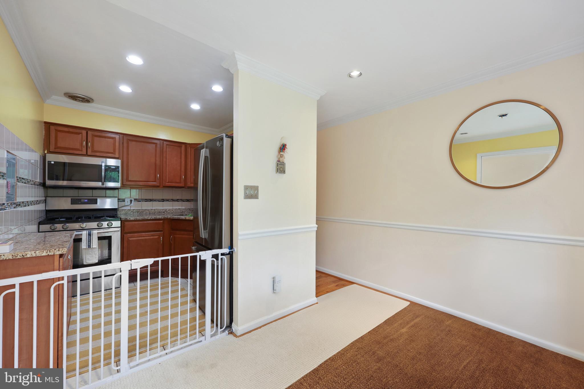 GEORGE MASON VILLAGE - Residential