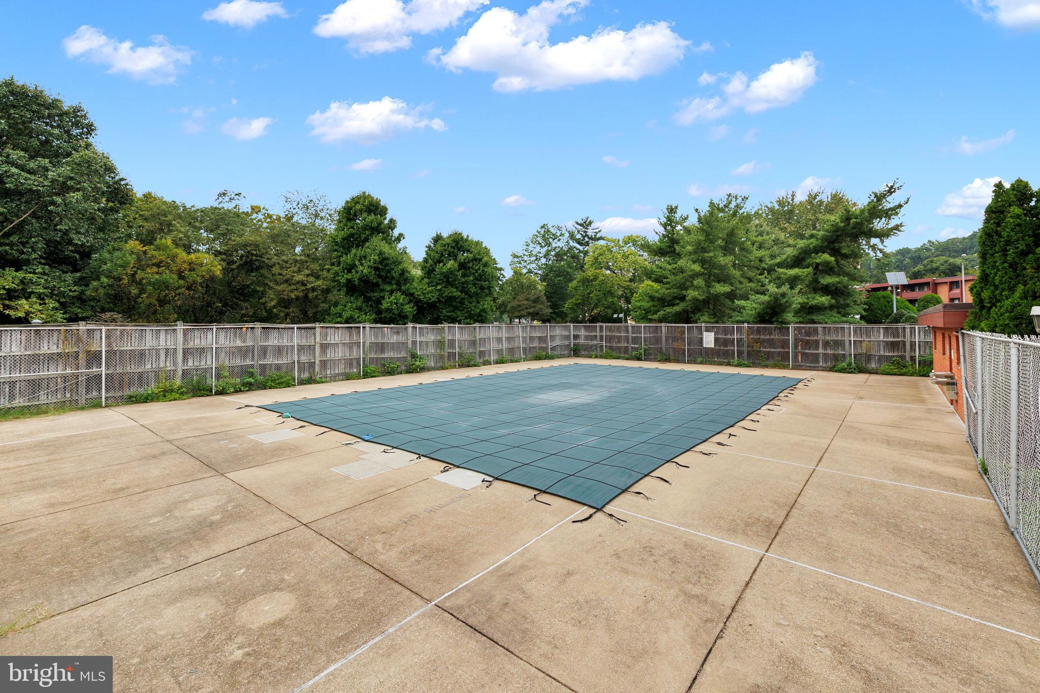 GEORGE MASON VILLAGE - Residential