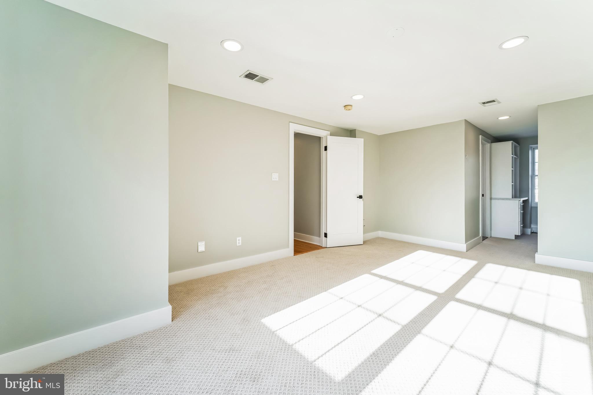 VILLAGE OF OWEN BROWN - Residential