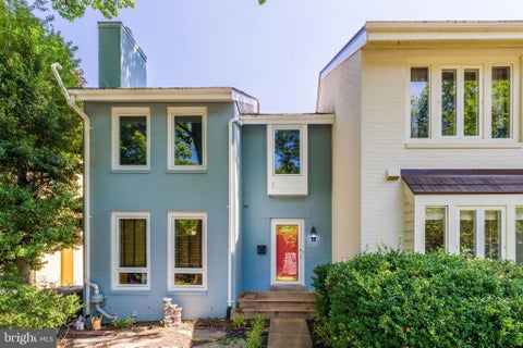 Photo of 2001 Chadds Ford Drive, RESTON, VA 20191 (MLS # VAFX2332964)