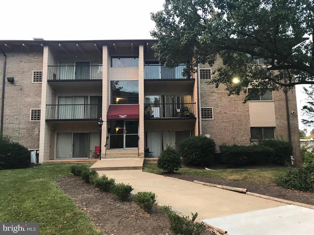 FRENCHMANS CREEK - Residential Lease