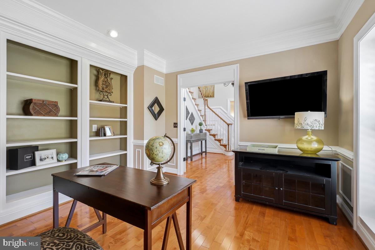 47557 COMPTON CIRCLE