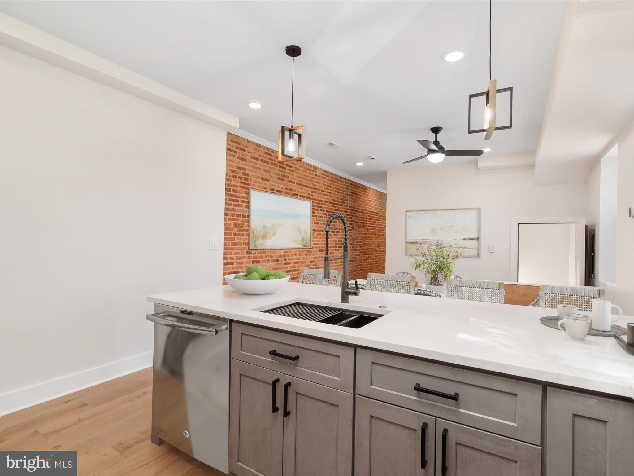 BARCLAY - Residential Lease