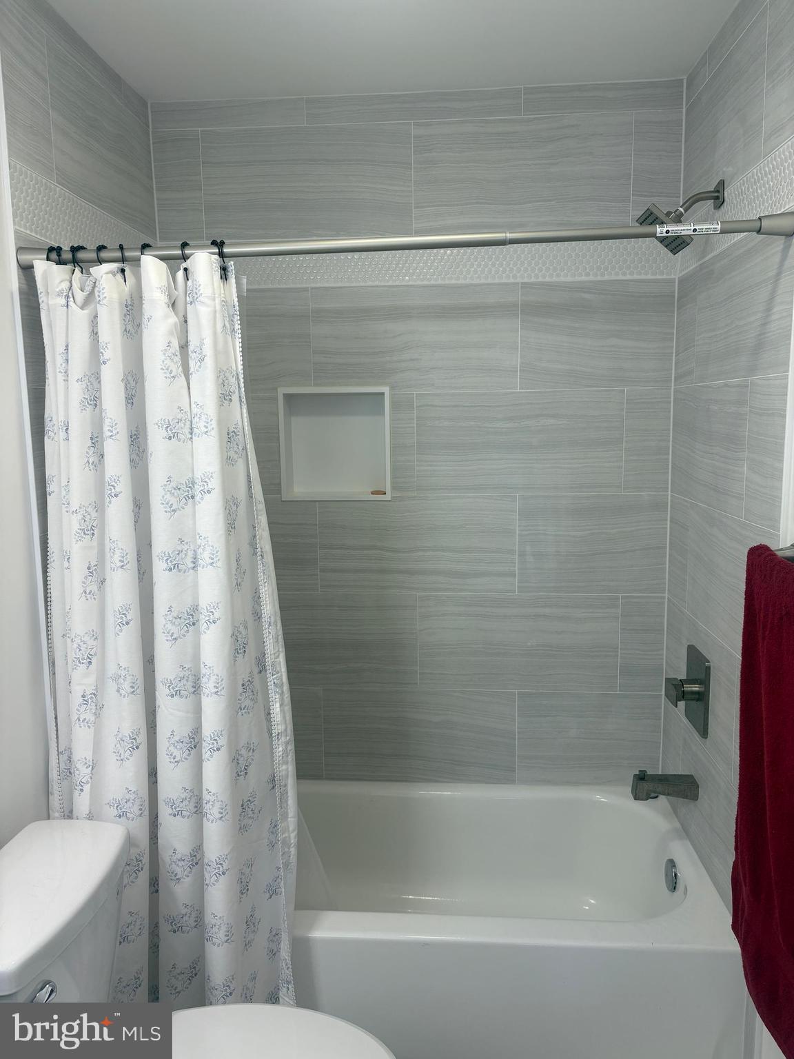 NORTH HILLS - Residential Lease