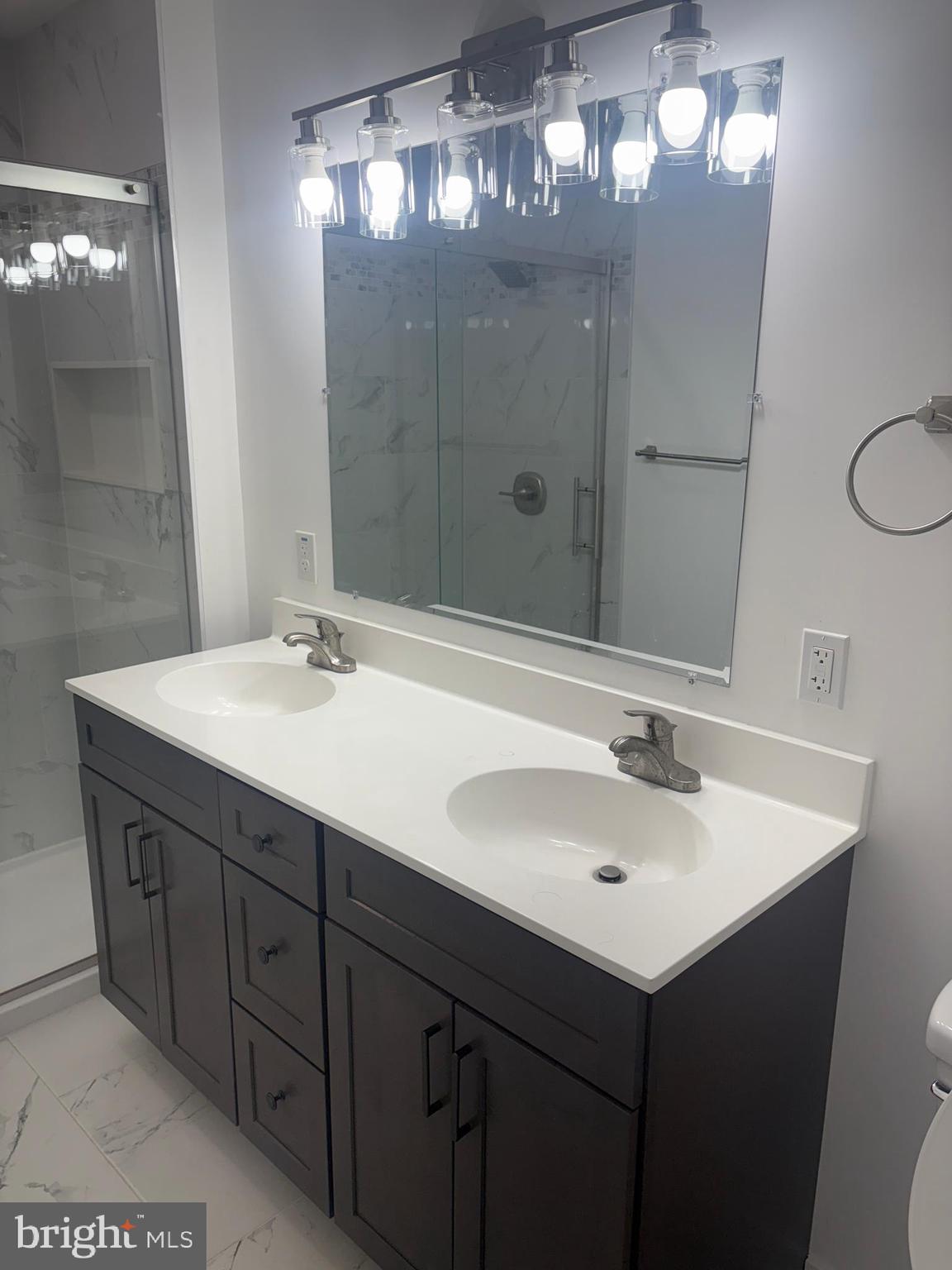 NORTH HILLS - Residential Lease