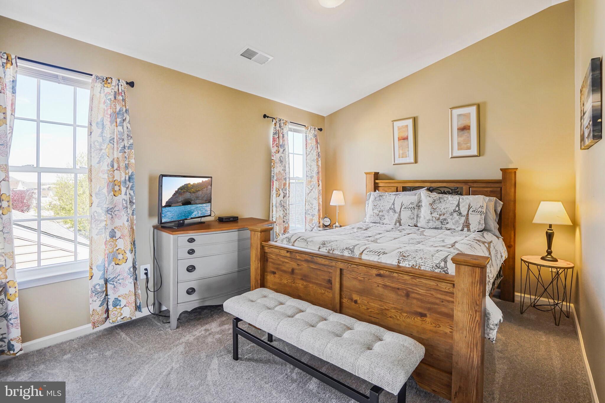 SOUTH RIDING - Residential