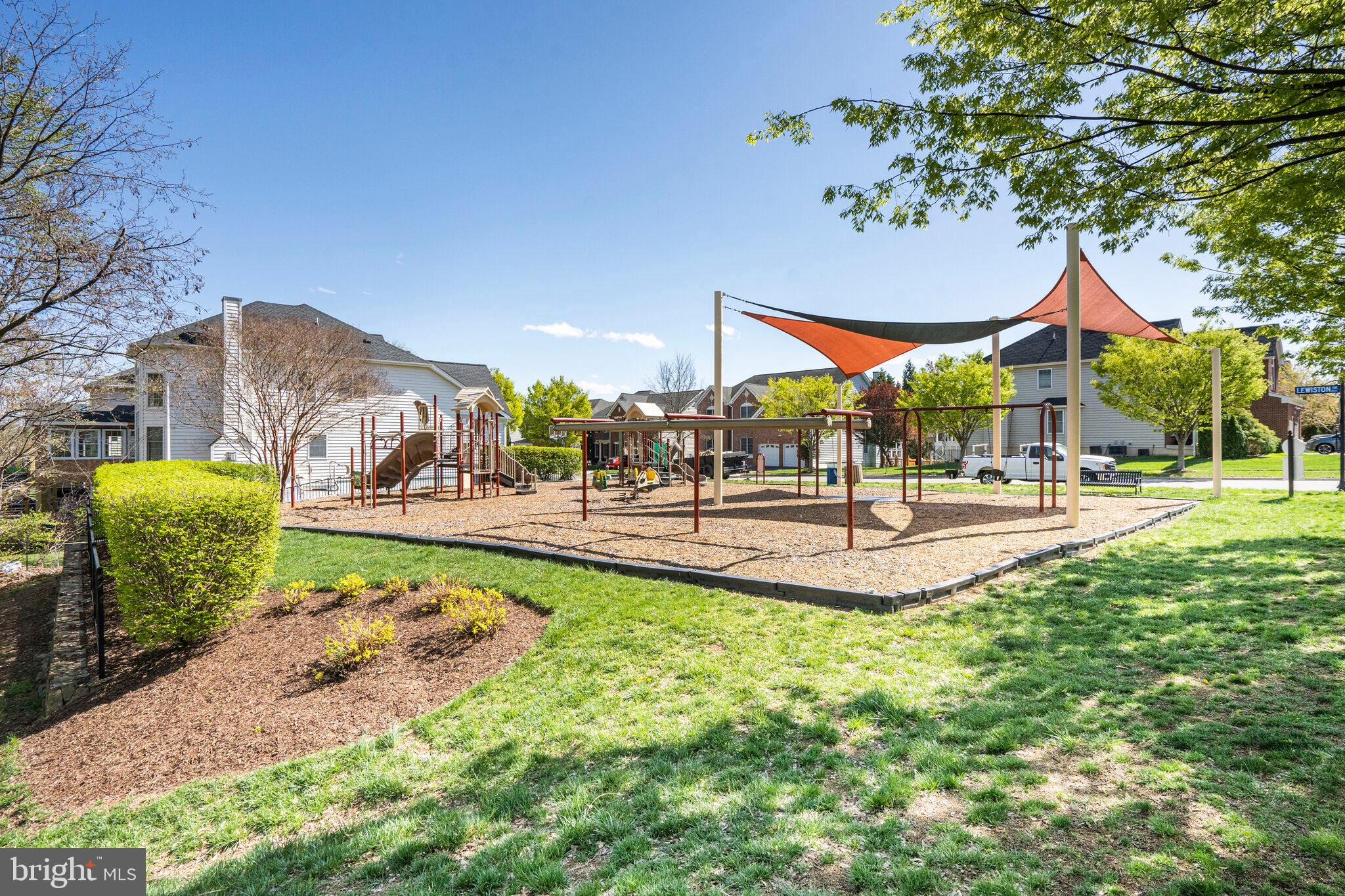 SOUTH RIDING - Residential