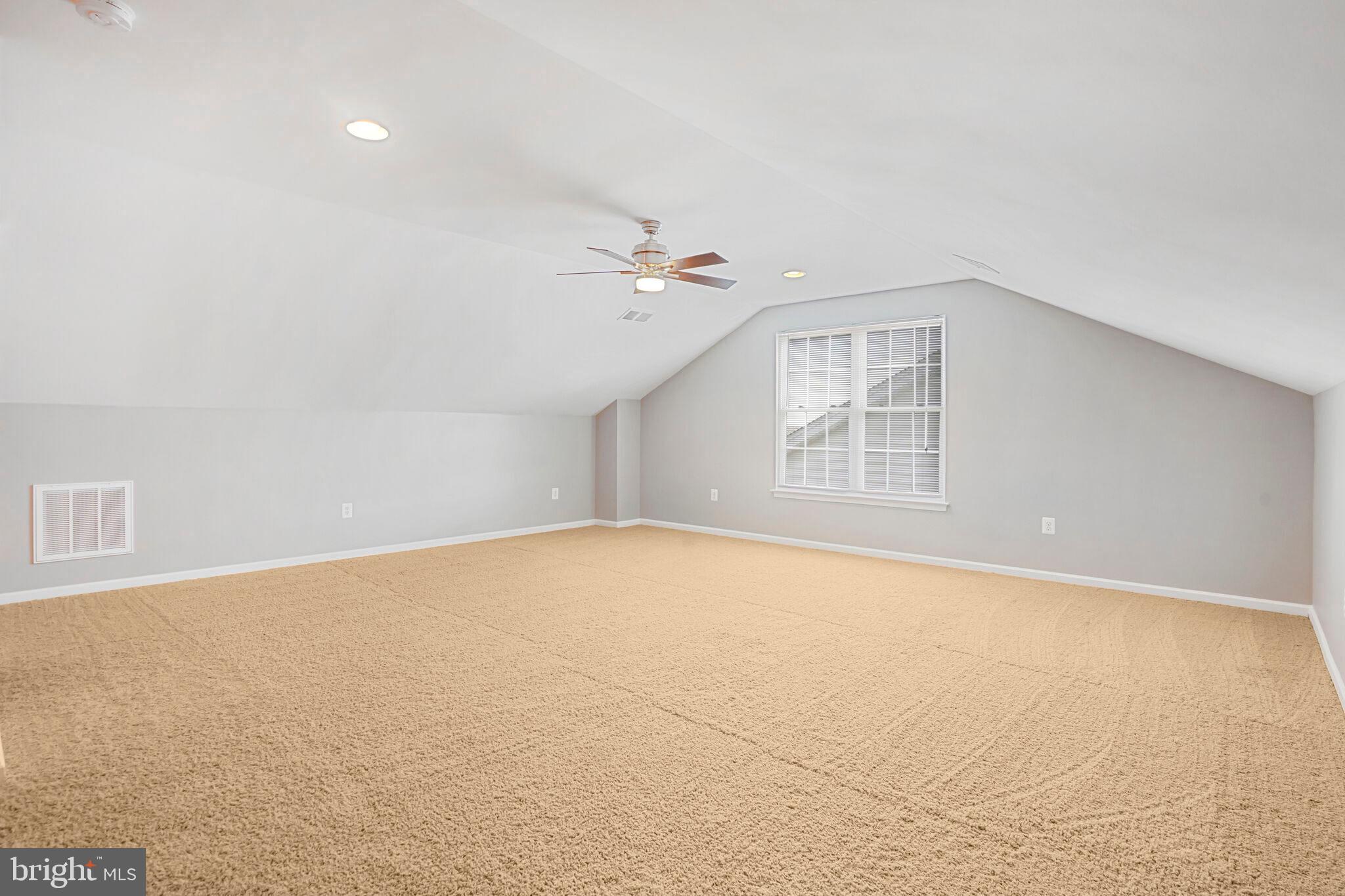 SOUTH RIDING - Residential