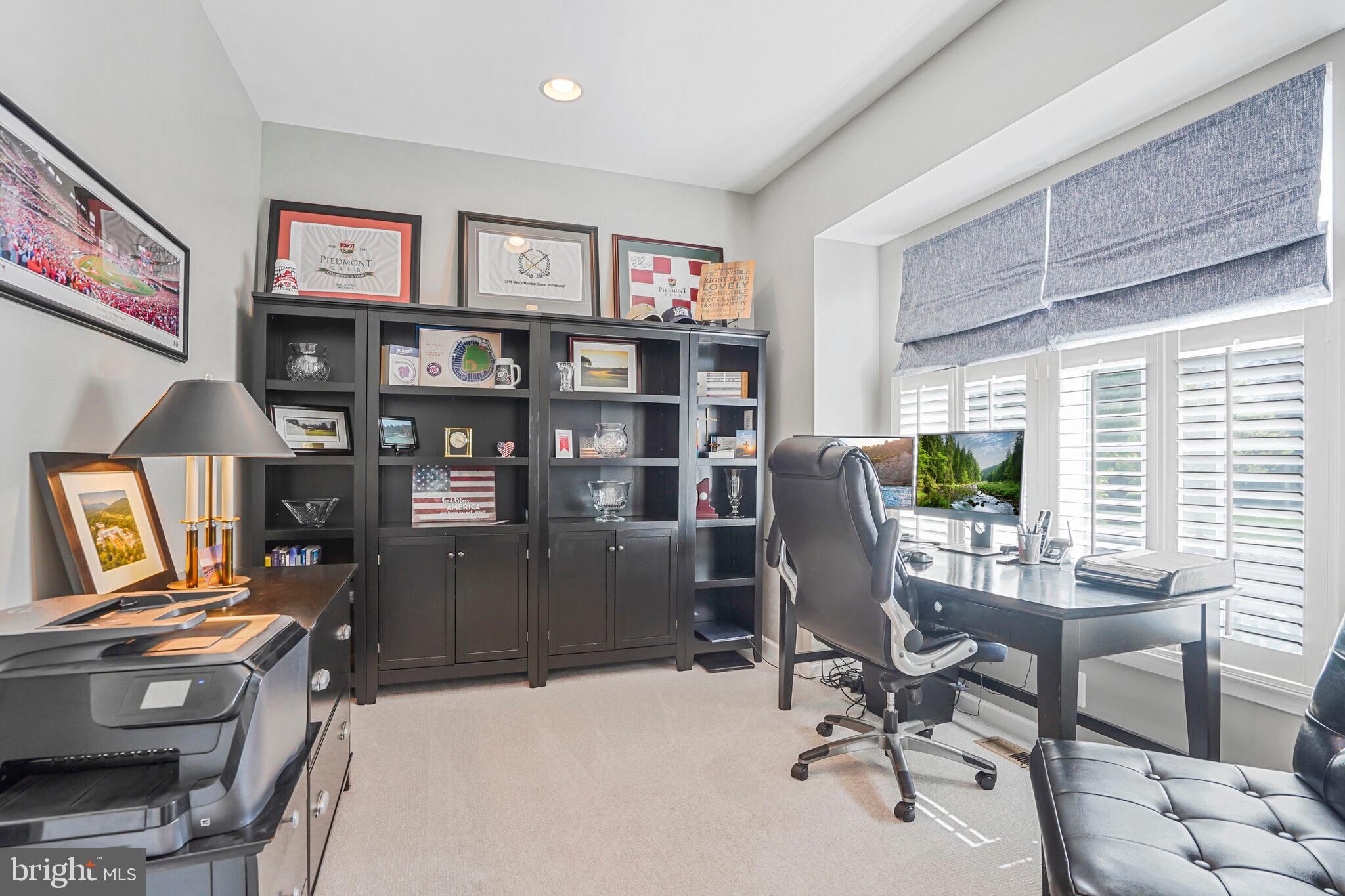 SOUTH RIDING - Residential