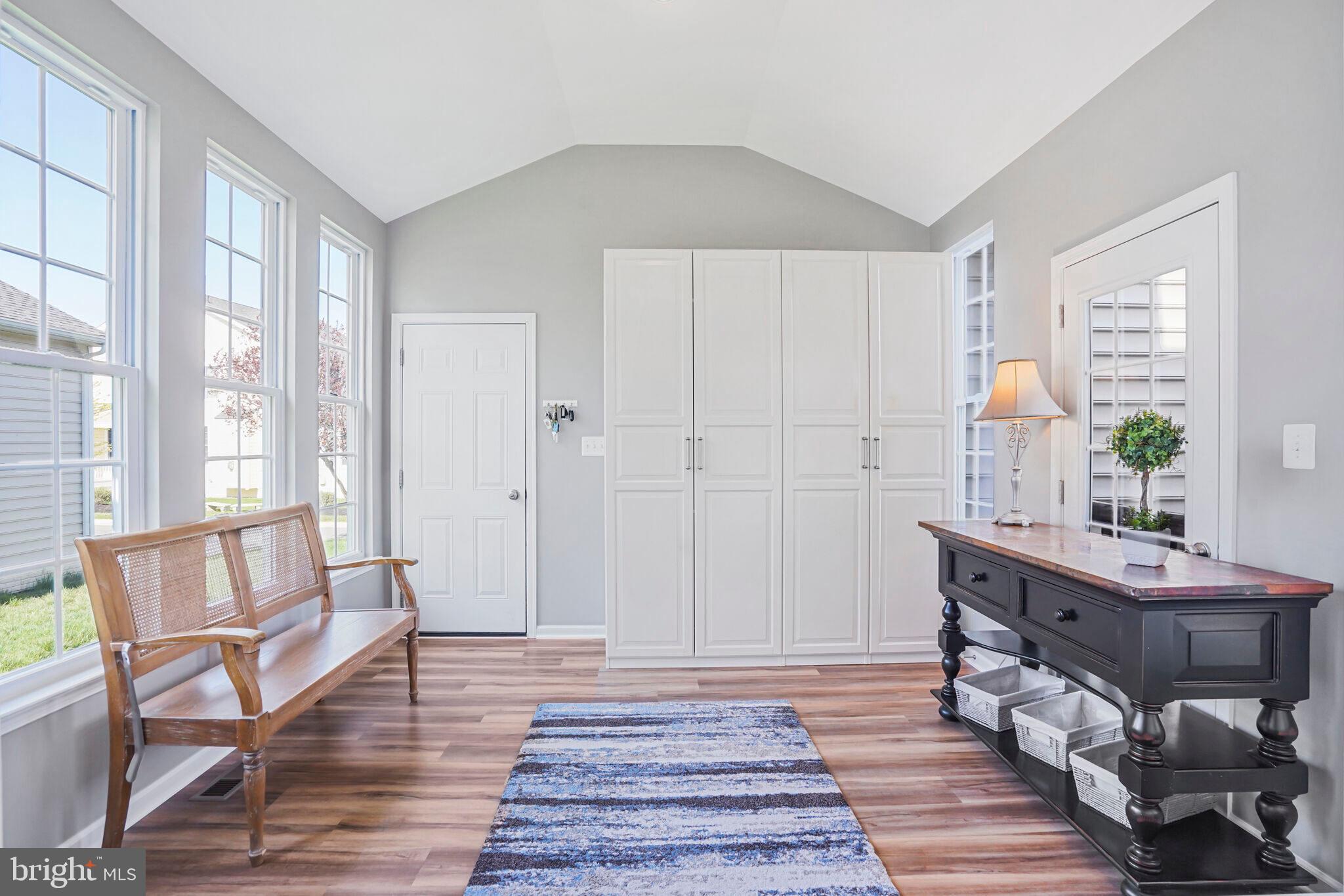 SOUTH RIDING - Residential