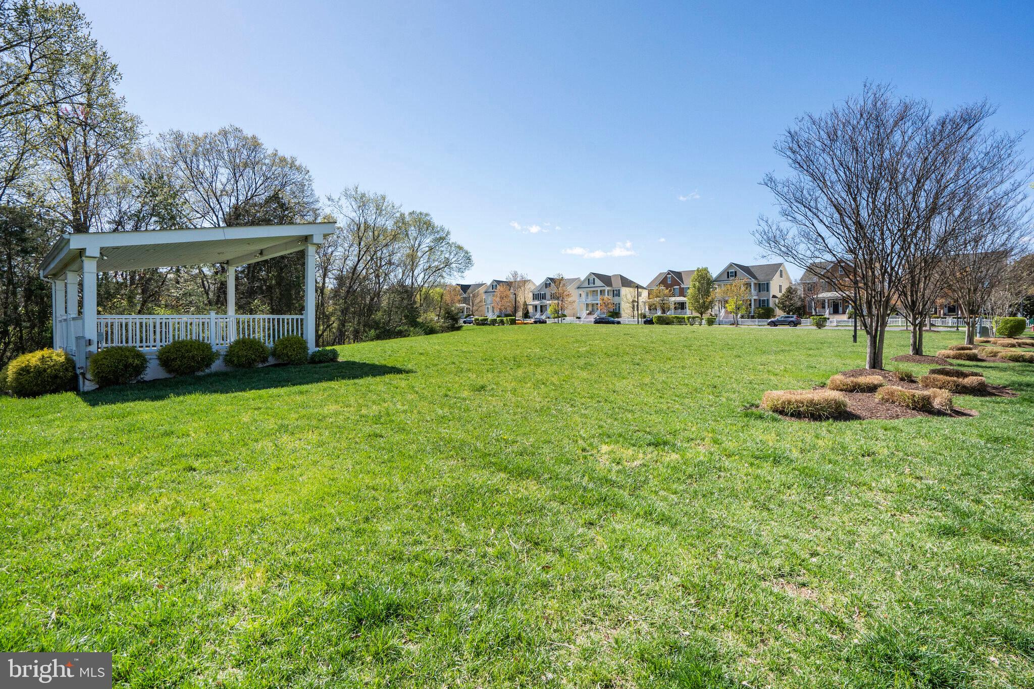 SOUTH RIDING - Residential