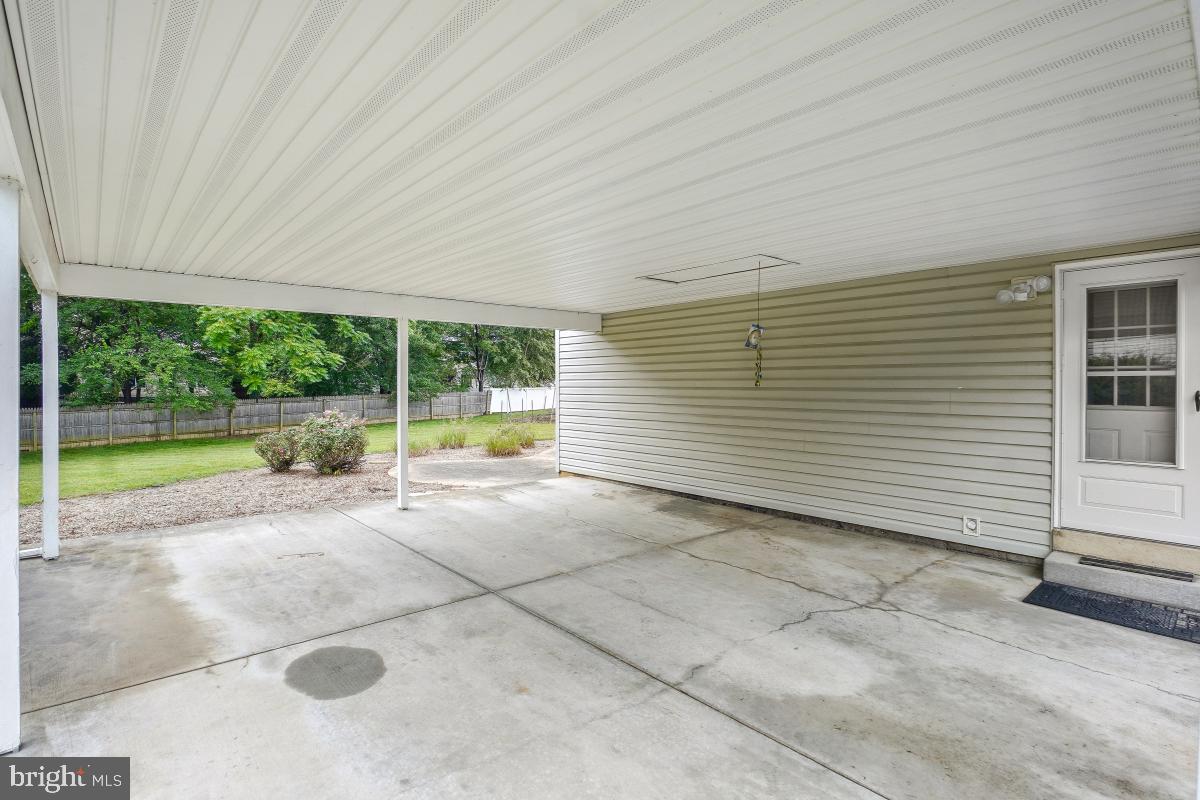 13 GELDING COURT