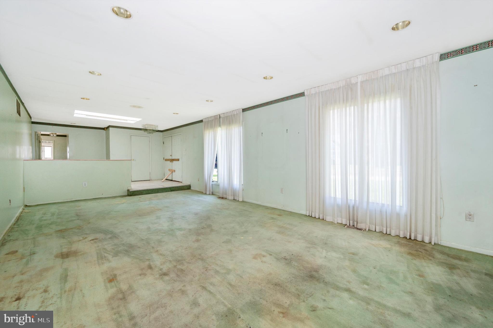 WORTHINGTON - Residential