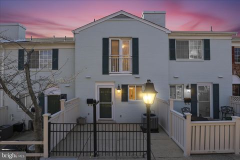 Condo For Sale - 1467 N Van Dorn Street<br/> ALEXANDRIA, VA 22304