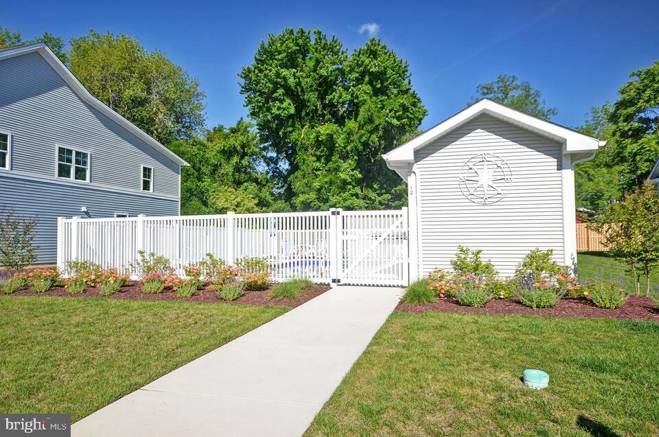 TIDEWATERS - Residential